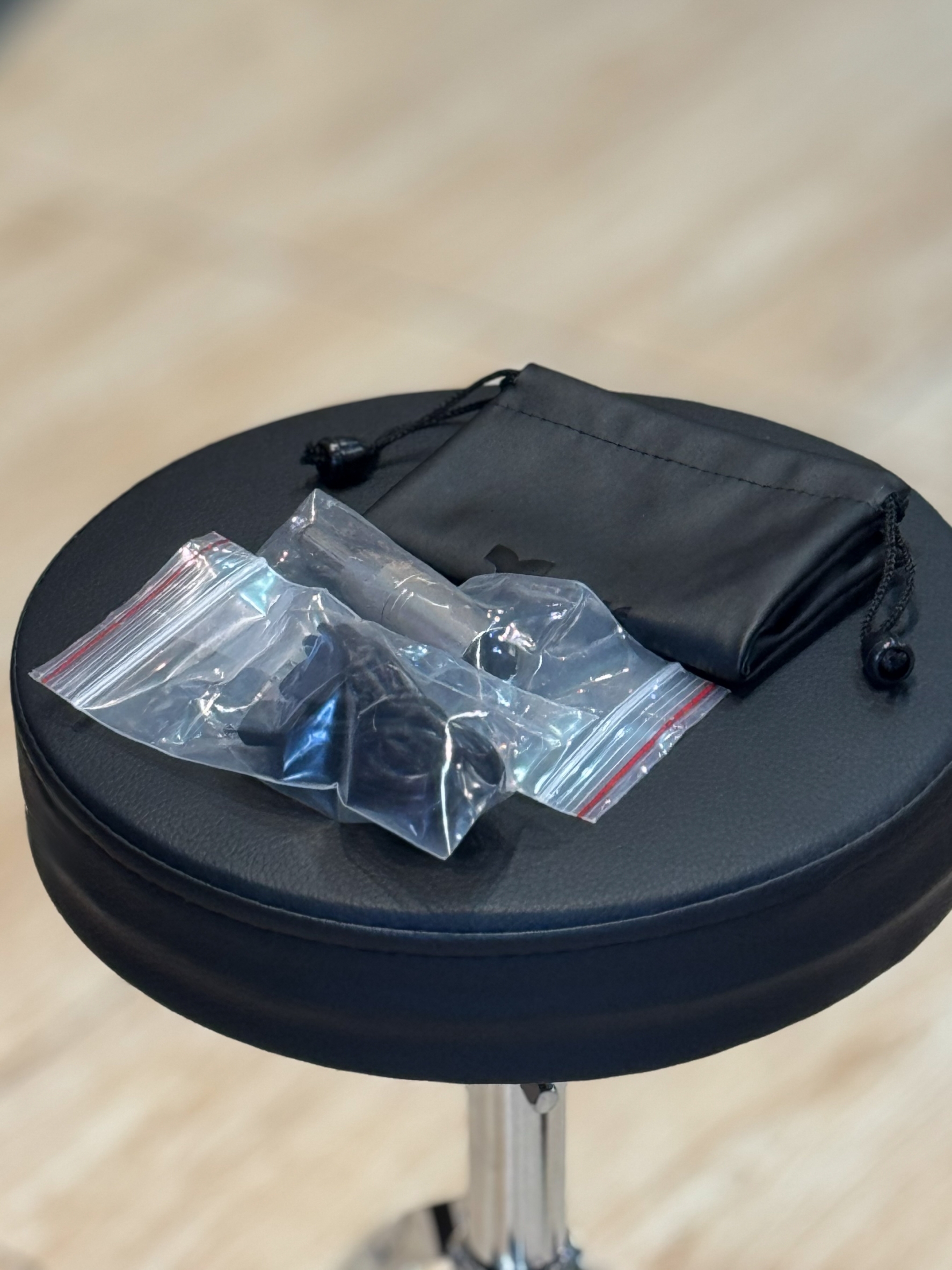 Xvive U4 อินเอียร์มอนิเตอร์ หูฟังไร้สาย แบบดิจิตอล Digital Wireless In-Ear Monitor System