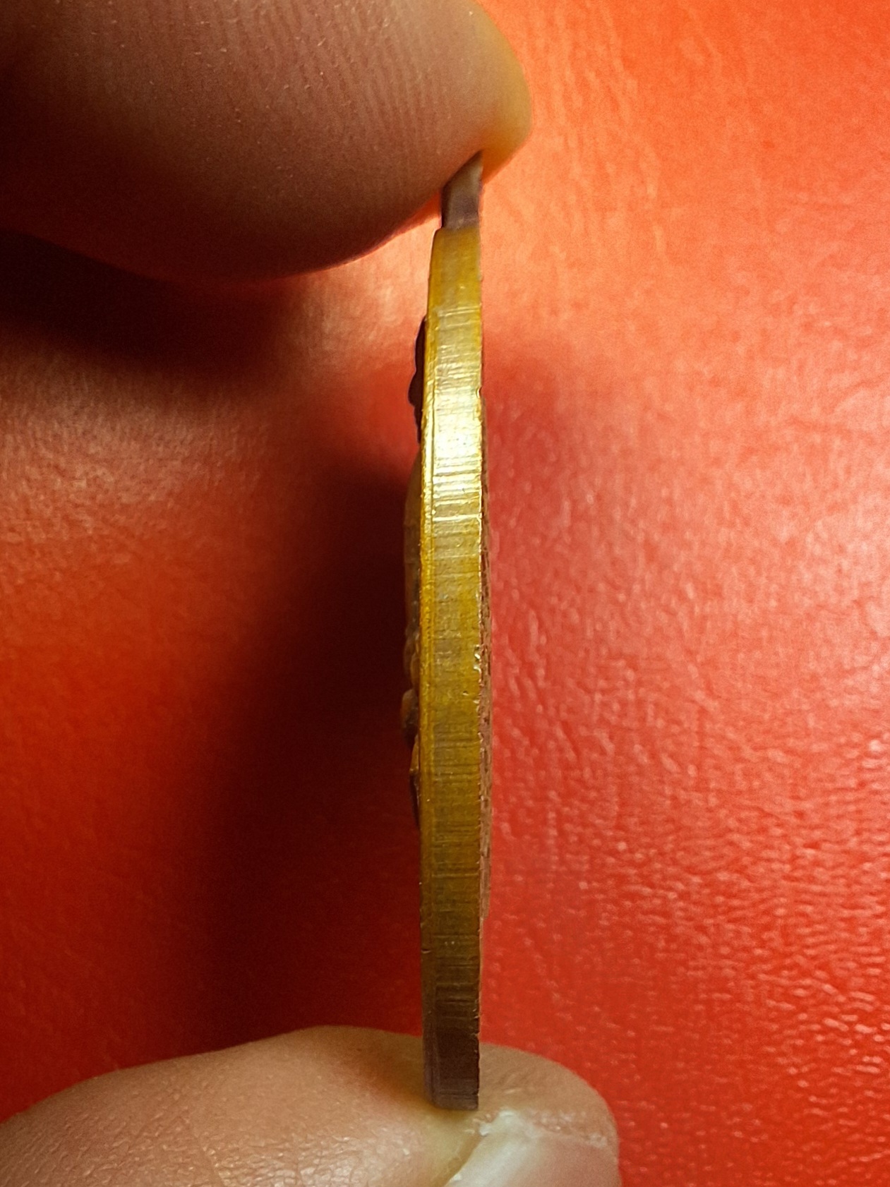 หลวงพ่อคิ้ม วัดหนองเสือ อายุครบ๘๕ปี ปี๒๕๕๕ เนื้อทองแดงผิวไฟ(องค์ที่2)