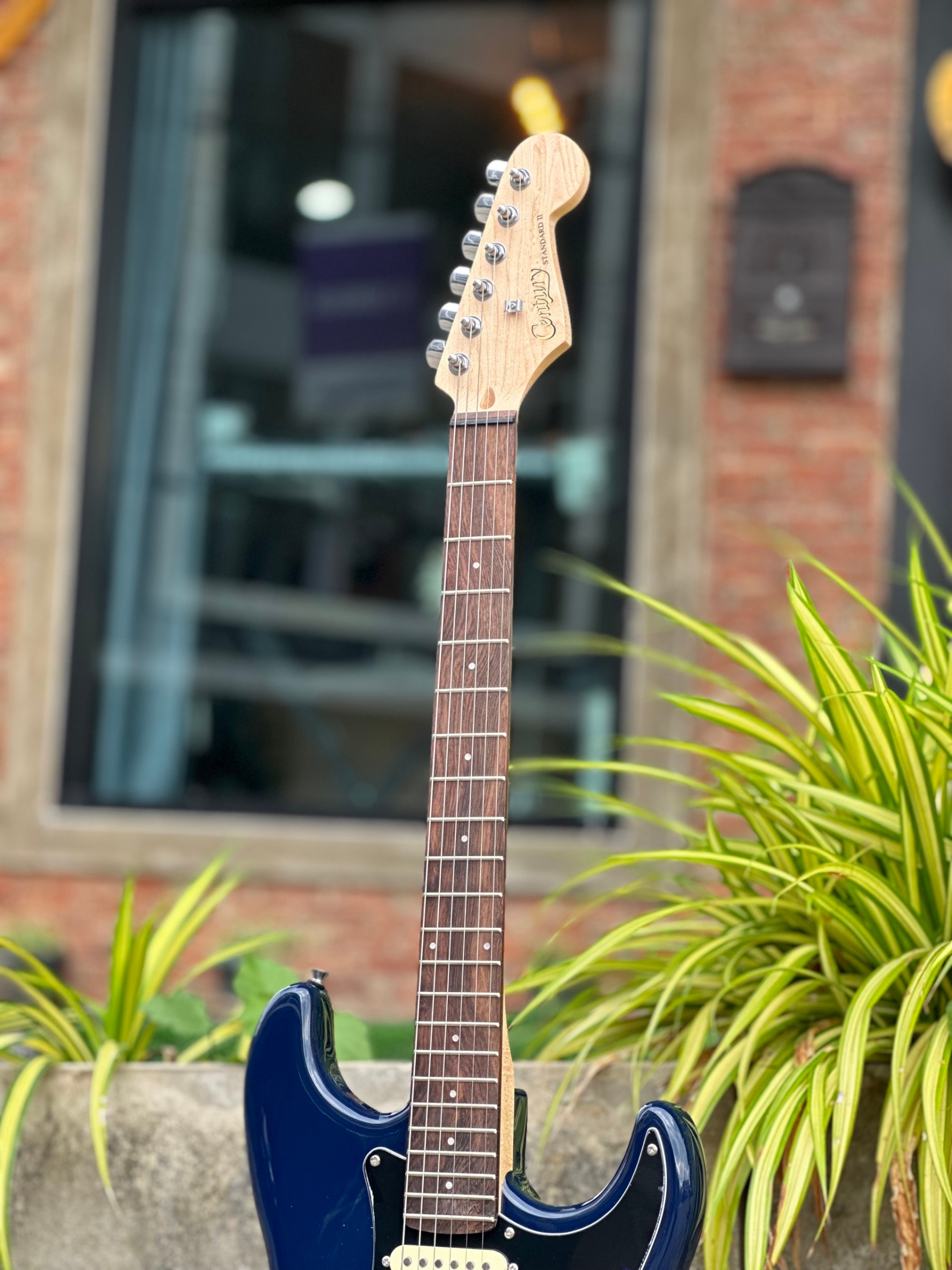 Century กีต้าร์ไฟฟ้า STG2 Standard-II บอดี้ทรง Stratocaster Electric Guitar (พร้อมเซ็ทของแถม ดูรายละเอียดของแถมได้ที่ด้านล่างนะคะ)