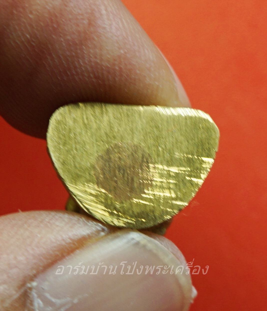 หลวงพ่อสุรินทร์ วัดลาดบัวขาว(หลวงพ่อสอนสร้าง) ปี๒๕๕๓ รูปหล่อ เนื้อฝาบาตร(องค์ที่5)