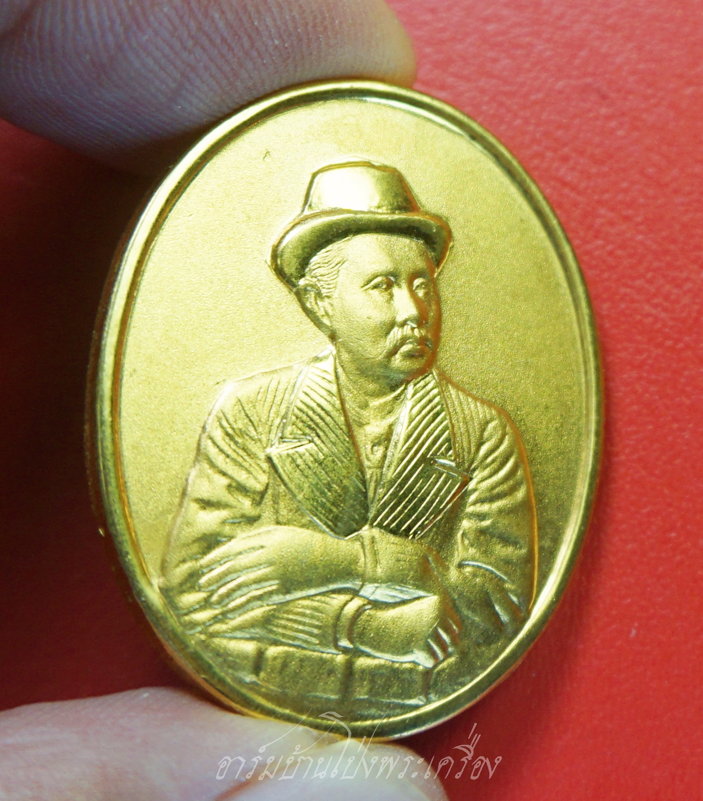 พระครูสุวัฒนประสิทธิ์ วัดสุทัศน์ เลื่อนสมณศักดิ์ รัชกาลที่ห้า หลังนารายณ์ทรงครุฑ ปี๒๕๓๙ เนื้อกะไหล่ทอง(องค์ที่1)