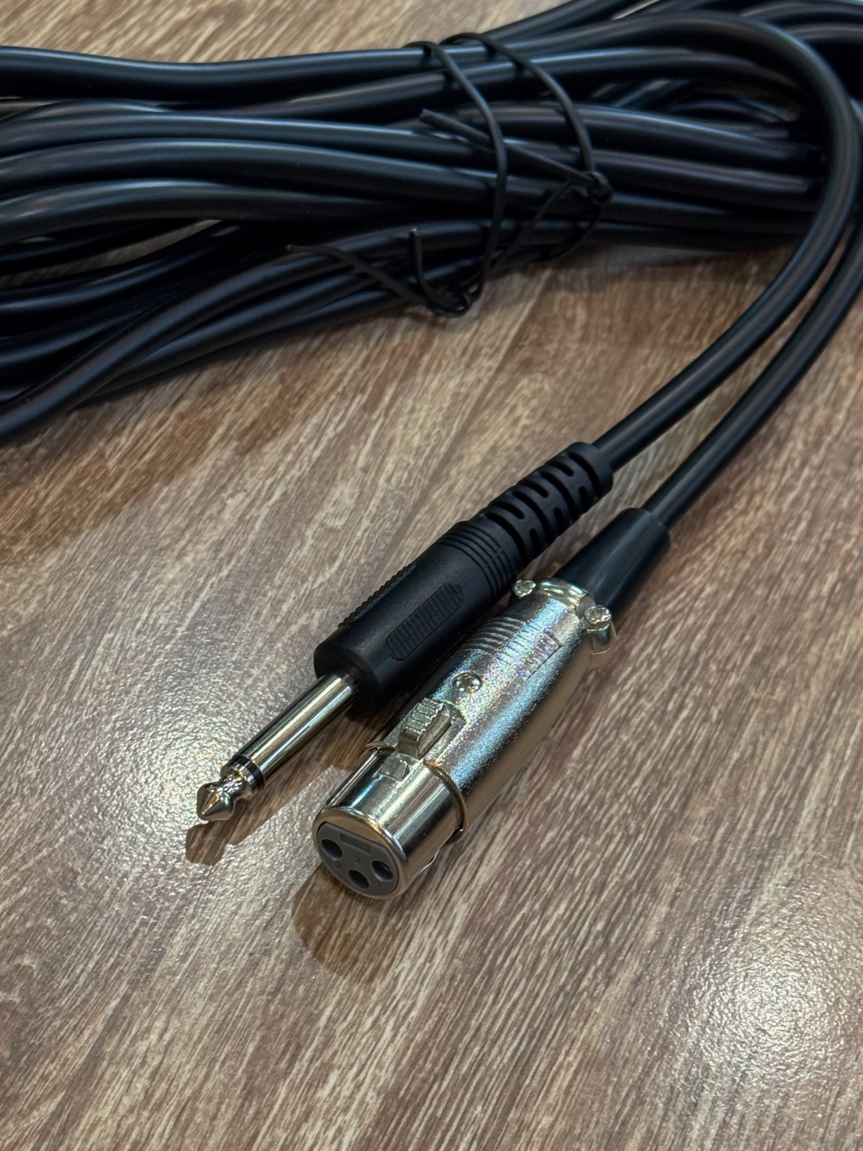 ไมโครโฟนไดนามิก Yamaha รุ่น DM-105 ไมโครโฟน เสียงชัด วัสดุแข็งแรง ทนทาน ลดเสียงรบกวน พร้อมสาย 5 เมตร