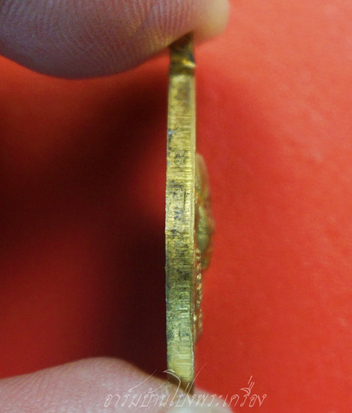 หลวงปู่จันทร์ วัดบ้านยาง เหรียญดอกจิก ปี๒๕๕๙ เนื้อกะไหล่ทอง(องค์ที่1)