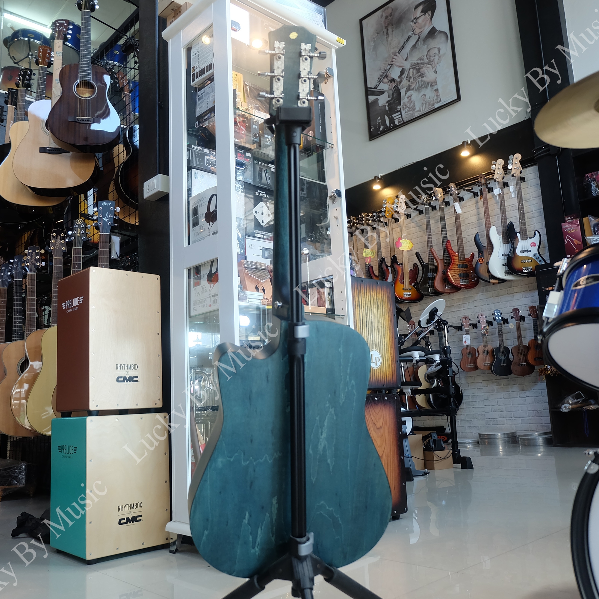 Overspeed OS-38C เคลือบซาติน สีฟ้า ทรง Dreadnought Cutaway **แถมฟรี กระเป๋า ปิ๊ก ใบคอร์ด ที่เก็บปิ๊ก เหล็กขันคอ