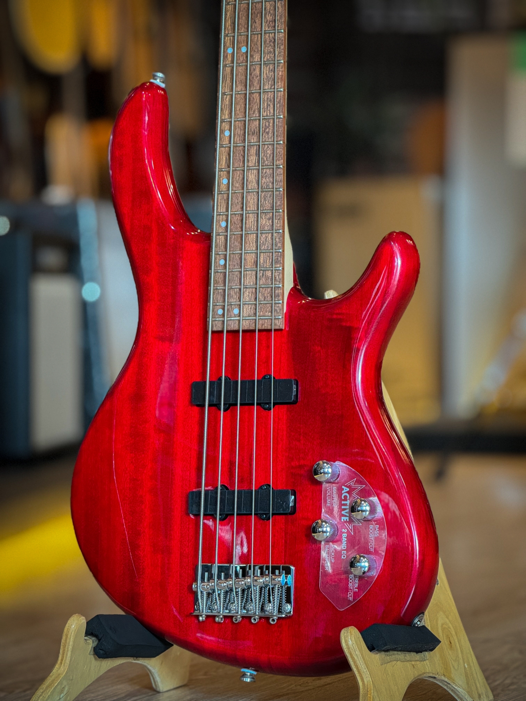 Cort Action Bass V Plus เบสไฟฟ้า 5 สาย สี Trans Red Active EQ ให้เสียงเบสที่หลากหลาย ครอบคลุมทุกสถานการณ์