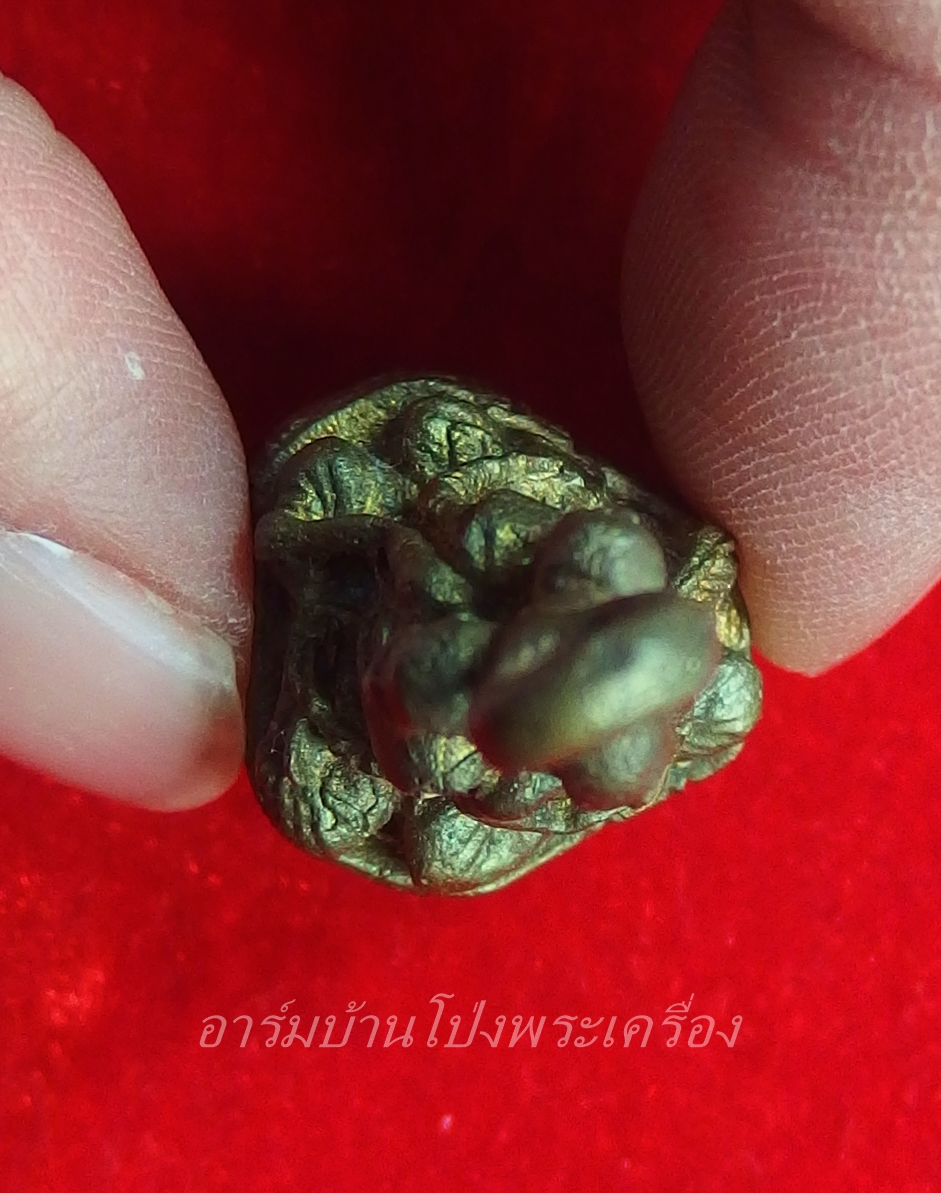 หลวงพ่อเกิด พระครูเมธาธิการ หลวงพ่อประเทือง ออกวัดโพธิ์บัลลัง รูปหล่อสามพลัง รุ่นสอง เนื้อทองเหลือง(องค์ที่4)