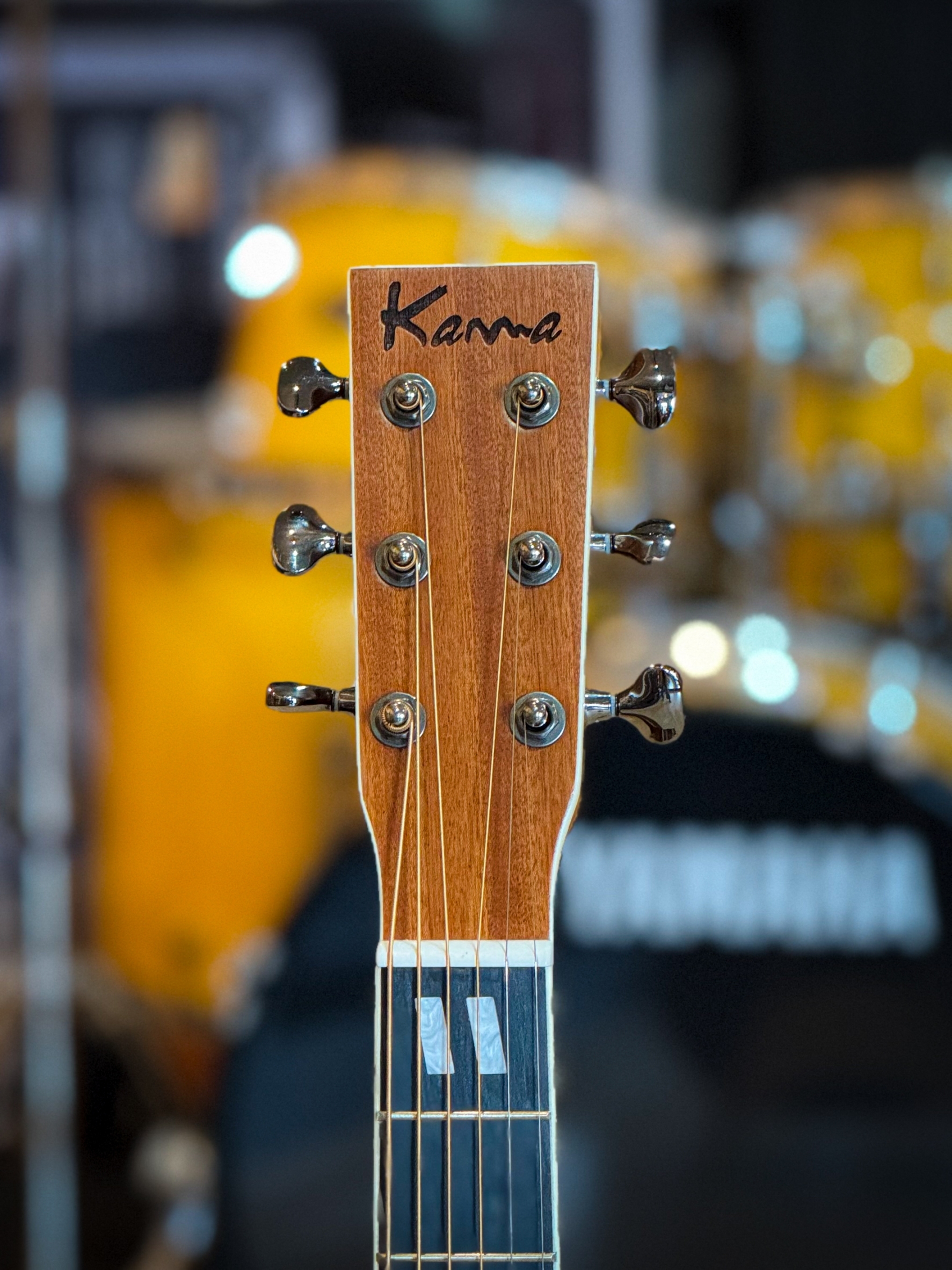 Kama กีต้าร์โปร่งK-4118C หน้าไม้แท้ 41 นิ้ว เสียงกังวาล เสียงใส เคลือบด้านกึ่งเงา ฟรี กระเป๋า ปิ๊ก4 ใบคอร์ด ประแจ
