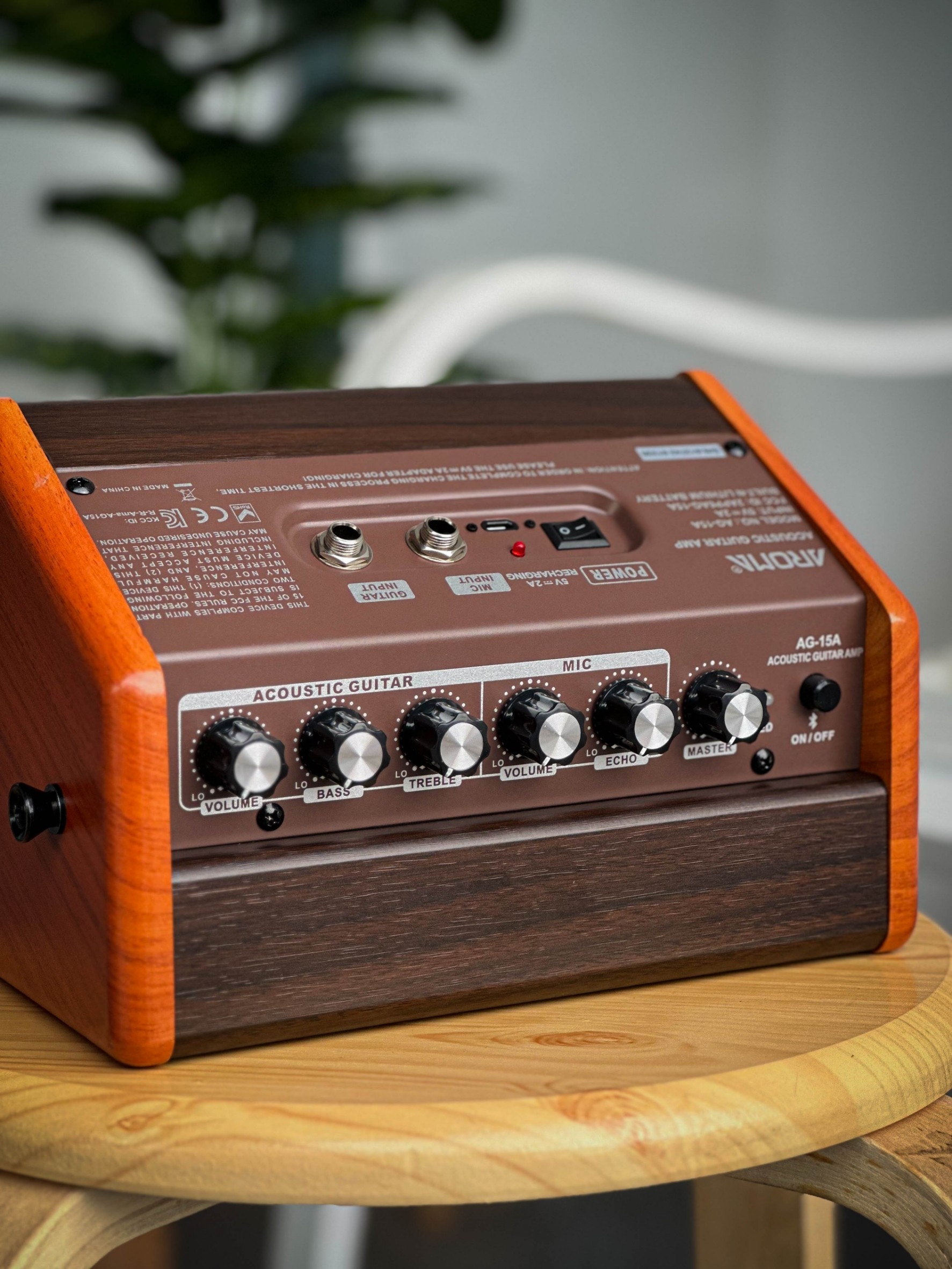 AROMA AG-15A แอมป์กีตาร์โปร่ง ขนาด 15 วัตต์ ต่อบลูทูธได้ + ช่องเสียบไมค์ (แอมป์อคูสติก Acoustic Guitar Amp) FREE!! สายหนัง