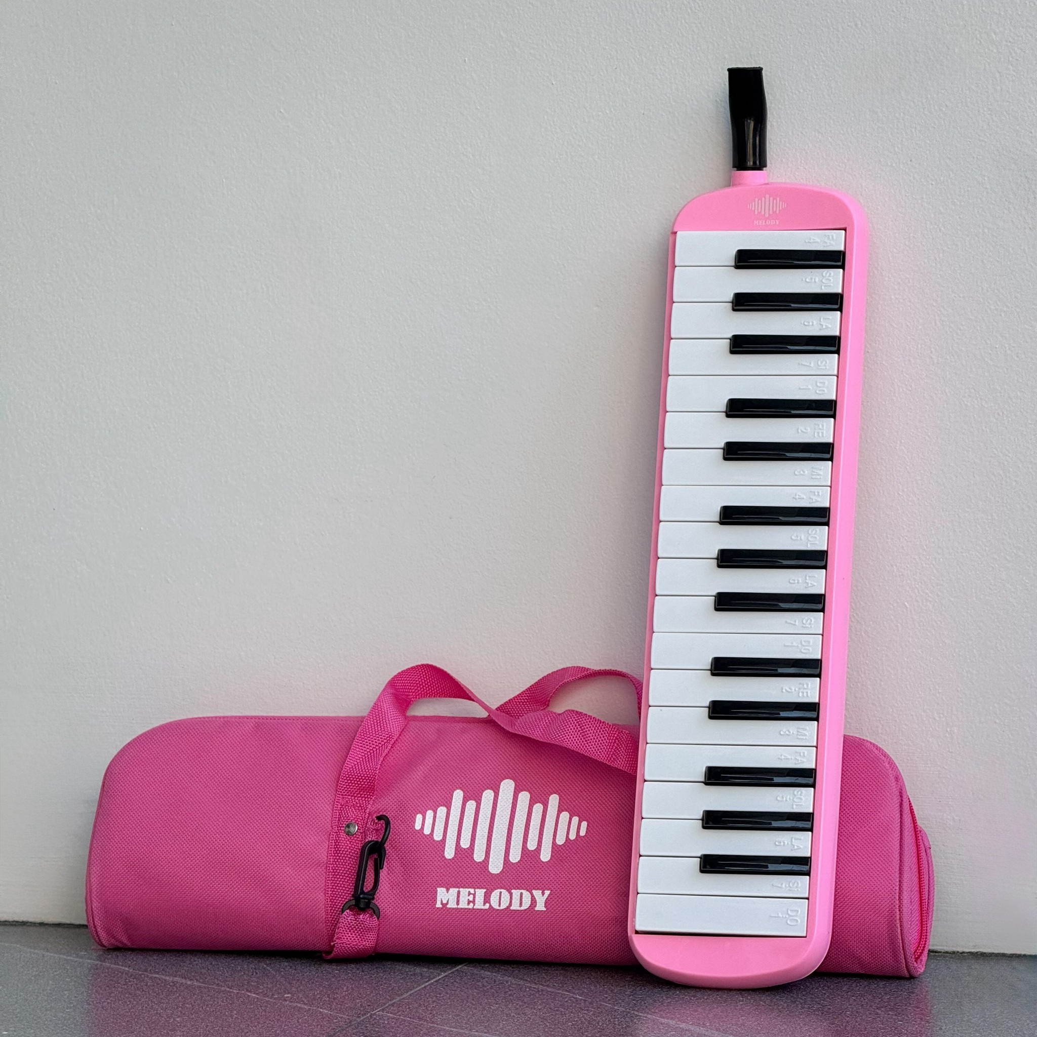 เมโลเดี้ยน Melody 32 คีย์ 5 สี มาตรฐานโรงเรียน ของแถม ปากเป่า สายเป่า ผ้าเช็ดเมโลเดียน และกระเป๋า
