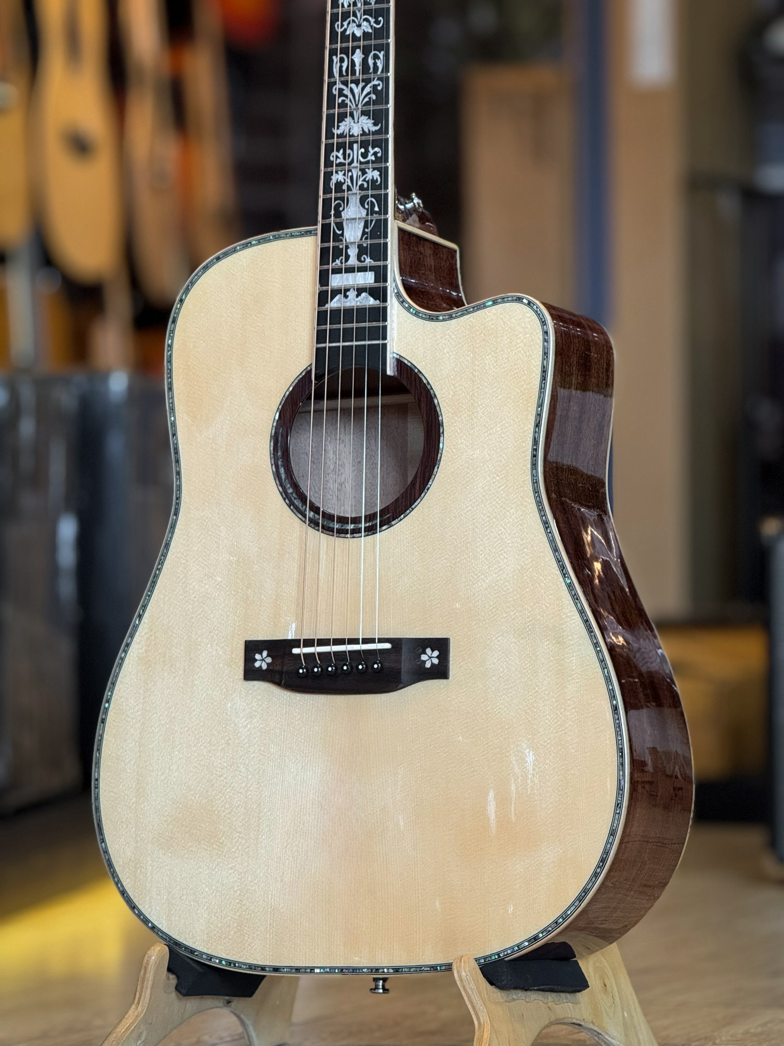 กีตาร์โปร่ง All Solid NOLOGO DC100 ไม้แท้ทั้งตัว ขนาด 41 นิ้ว เสียงใสกังวาน พร้อม ปิ๊ก4อัน ประแจ คู่มือ (เพิ่ม กระเป๋า+คาโป้)