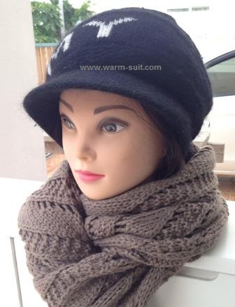 หมวกทอไหมพรม ขนกระต่าย ทรงฟักทอง สีดำ