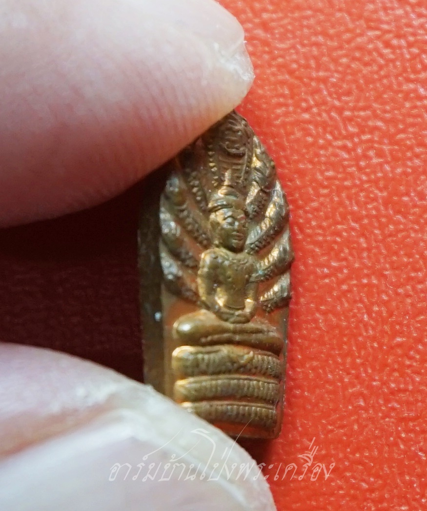 ปรกใบมะขาม วัดป่าไผ่ เนื้อทองแดงผิวไฟ(องค์ที่1)