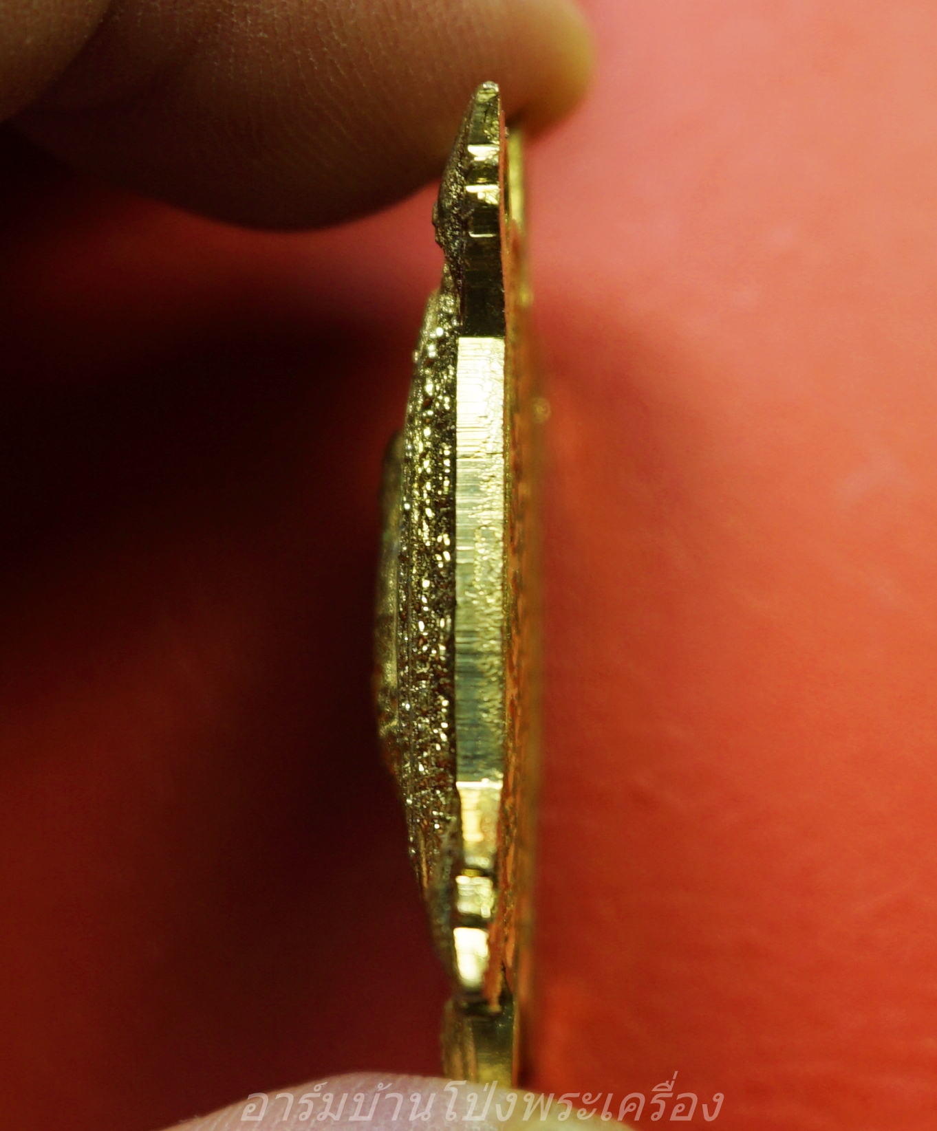 หลวงปู่แผ้ว ปวโร วัดหนองพงนก พญาเต่าเรือนนำโชค รุ่นปลดหนี้ พิมพ์ใหญ่ พิธีจักรพรรดิตราธิราช ๑๐๘ เกจิ ปี๒๕๕๐ เนื้อฝาบาตร(องค์ที่1)