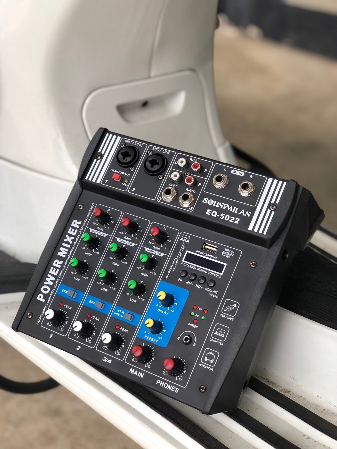 มิ๊กเซอร์ Mixer Soundmilan รุ่น EQ-5022 เพาวเวอร์มิกเซอร์ 4CH เครื่องขยายเสียง กำลังวัตต์ 200 W RMS