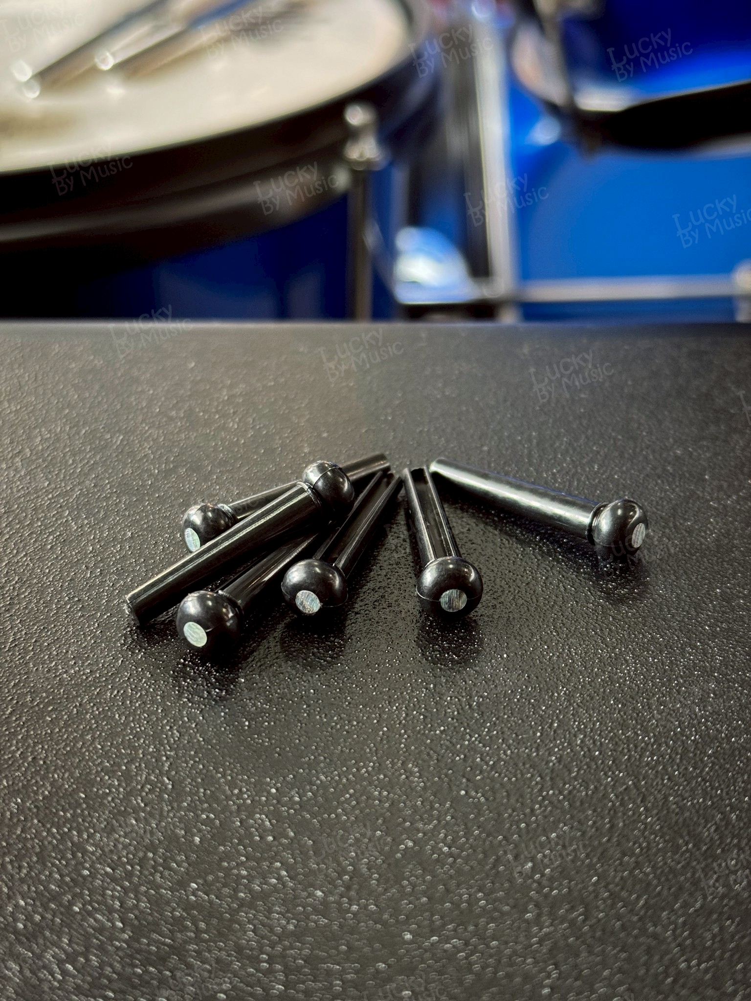 หมุดกีตาร์โปร่ง สีดำ ลายเปลือกหอย ลายมุก สีดำ ขนาดมาตรฐาน หมุด (ราคา/1อัน)