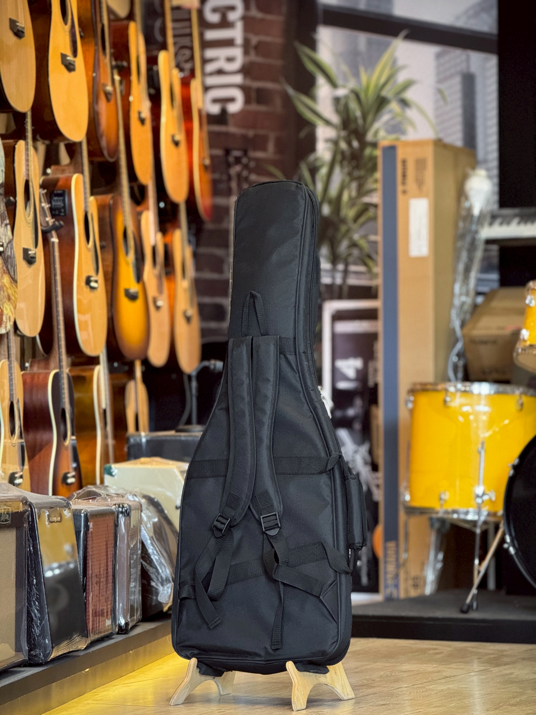 กระเป๋ากีตาร์ไฟฟ้า Fender สีดำ ซอฟเคสกีตาร์ไฟฟ้า บุฟองน้ำ12มิล มีสายสะพายหลัง ปรับความยาวสายได้