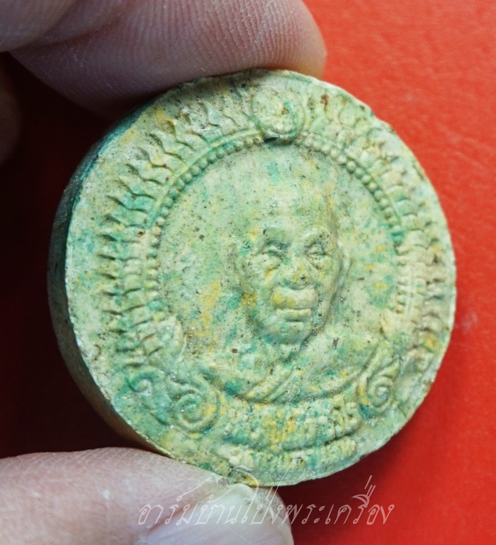 หลวงปู่แผ้ว วัดกำแพงแสน พระผง หลังพระพิฆเนตร เนื้อก้นครก(องค์ที่1)