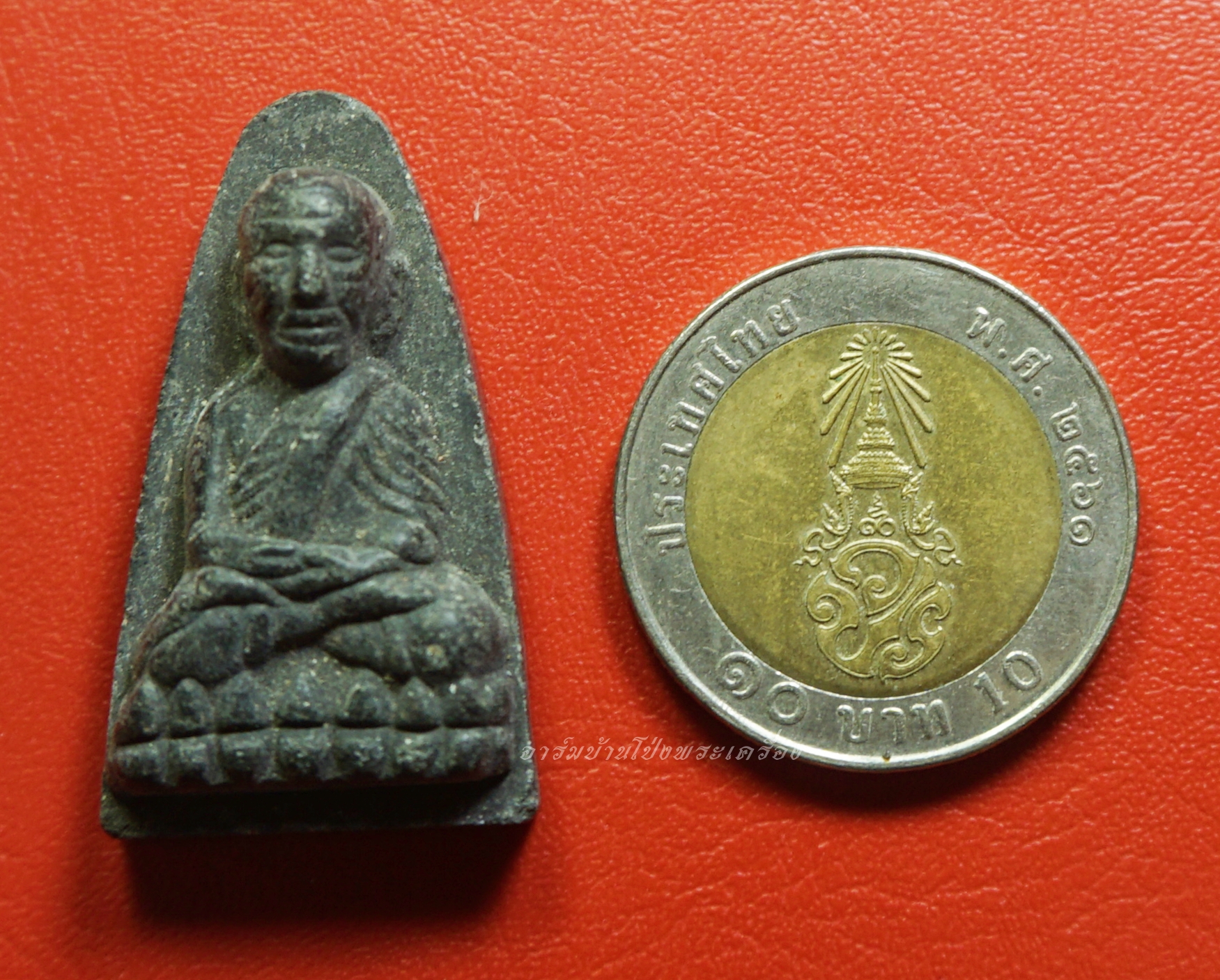 หลวงปู่ทวด วัดบ่อมะกรูด เนื้อผงสีดำ(องค์มี่1)