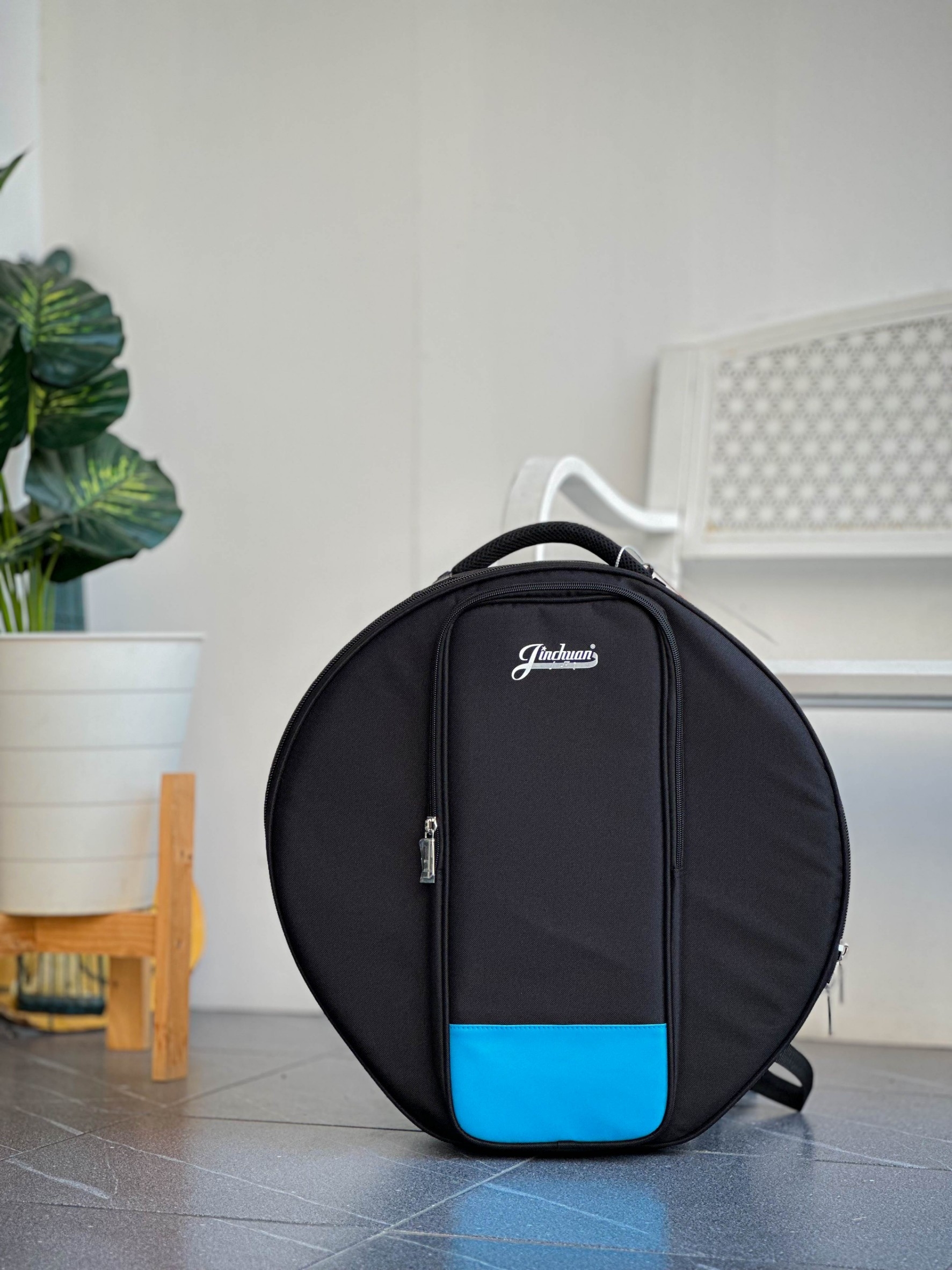 กระเป๋าสแนร์แบบหนัง JC ขนาด 14" ✅มีหัวซิบอย่างดี แข็งแรง บุฟองน้ำด้านใน กันกระแทก กันระอองน้ำได้ มีช่องกระเป๋าเสริมด้านหน้า"สำหรับใส่สแนร์ขนาด 14 นิ้ว