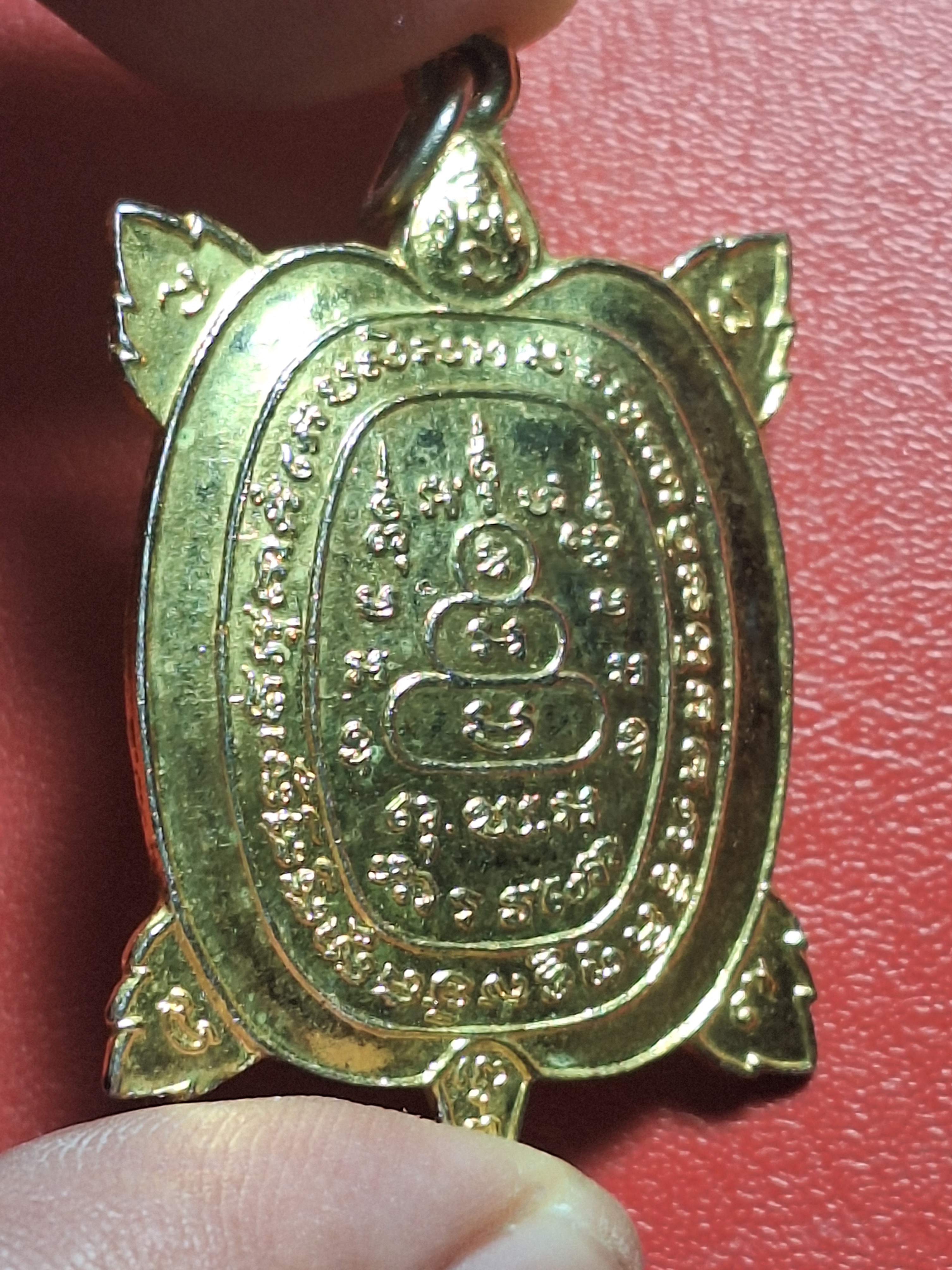 หลวงพ่อศรีสวัสดิ์ วัดถ้ำมงกุฎ(เขาทะลุ) พญาเต่าเรือน รุ่นแรก หลวงปู่หลิวปลุกเสก ปี๒๕๒๒ เนื้อกะไหล่ทอง(องค์ที่1)