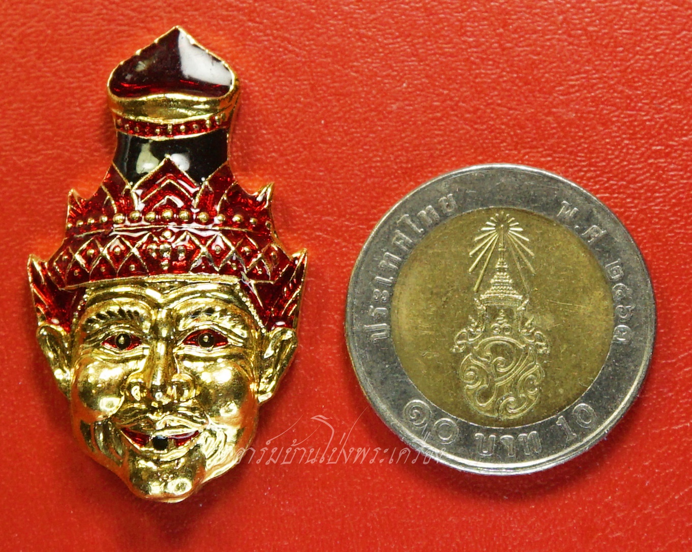 หลวงปู่แผ้ว วัดหนองพงนก เศียรพ่อแก่ กะไหล่ทองลงยา พิธีมหาจักรพรรดิ์ตราธิราช๑๐๘คณาจารย์(องค์ที่1)