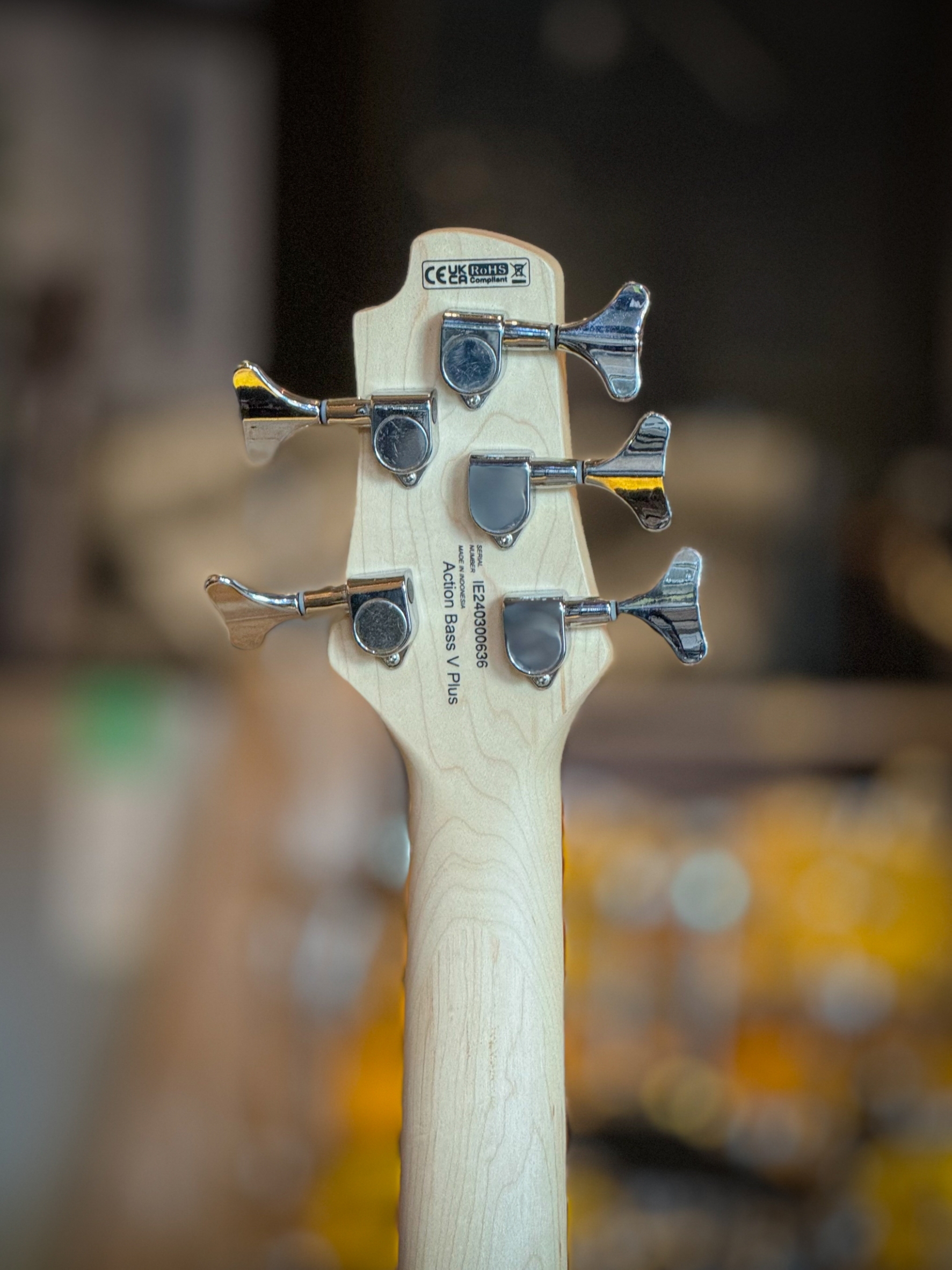 Cort Action Bass V Plus เบสไฟฟ้า 5 สาย สี Trans Red Active EQ ให้เสียงเบสที่หลากหลาย ครอบคลุมทุกสถานการณ์