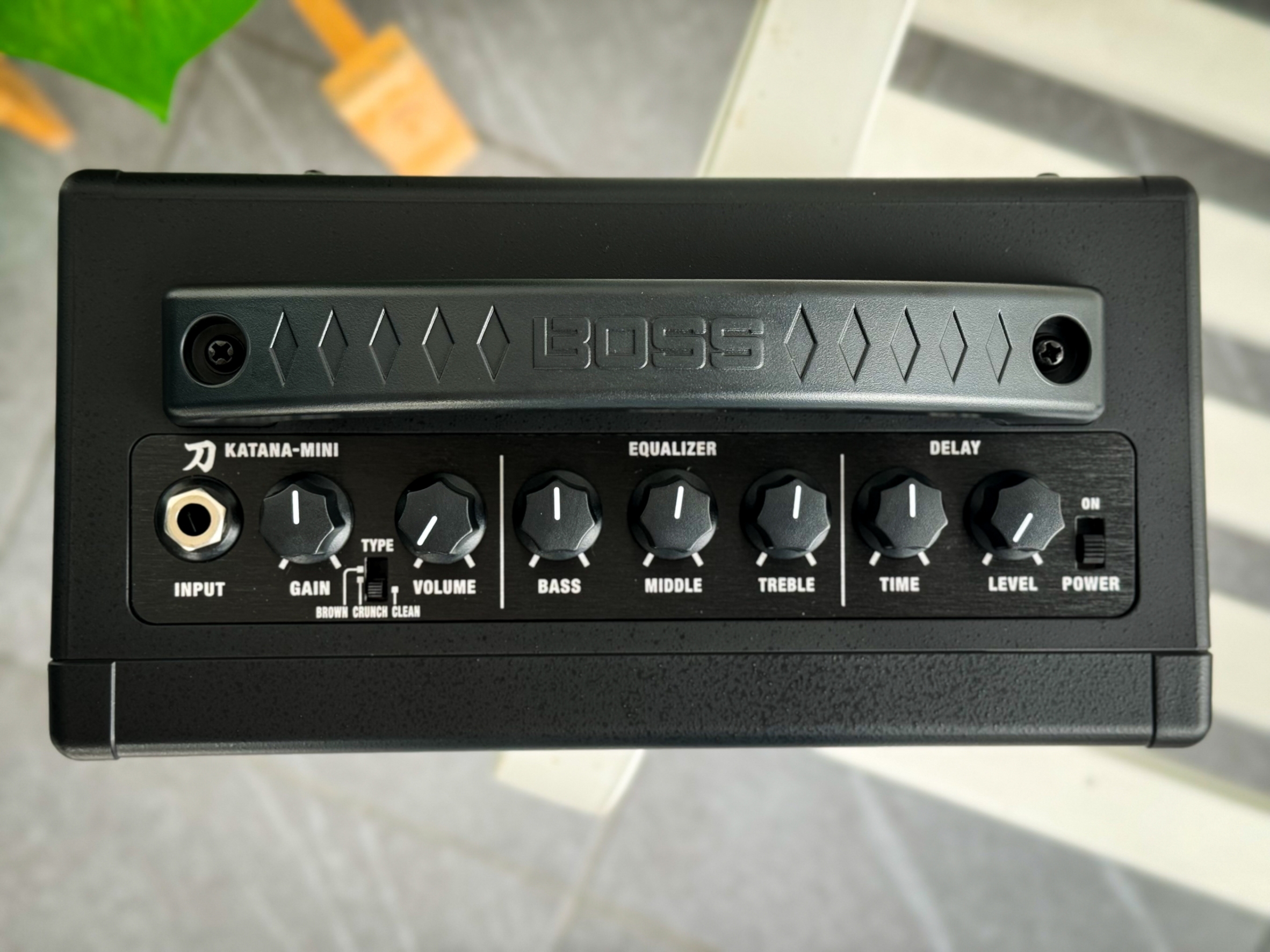 Boss Katana Mini แอมป์กีตาร์ไฟฟ้า Guitar Amplifier รับประกันศูนย์ 1ปี