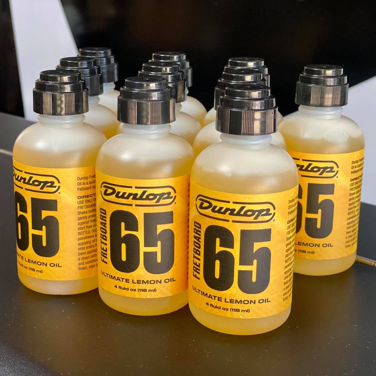 น้ำยา Dunlop : Lemon Oil Jim ถนอมเนื้อไม้ ให้ชุ่มชื้นเงางาม ป้องกันสนิม