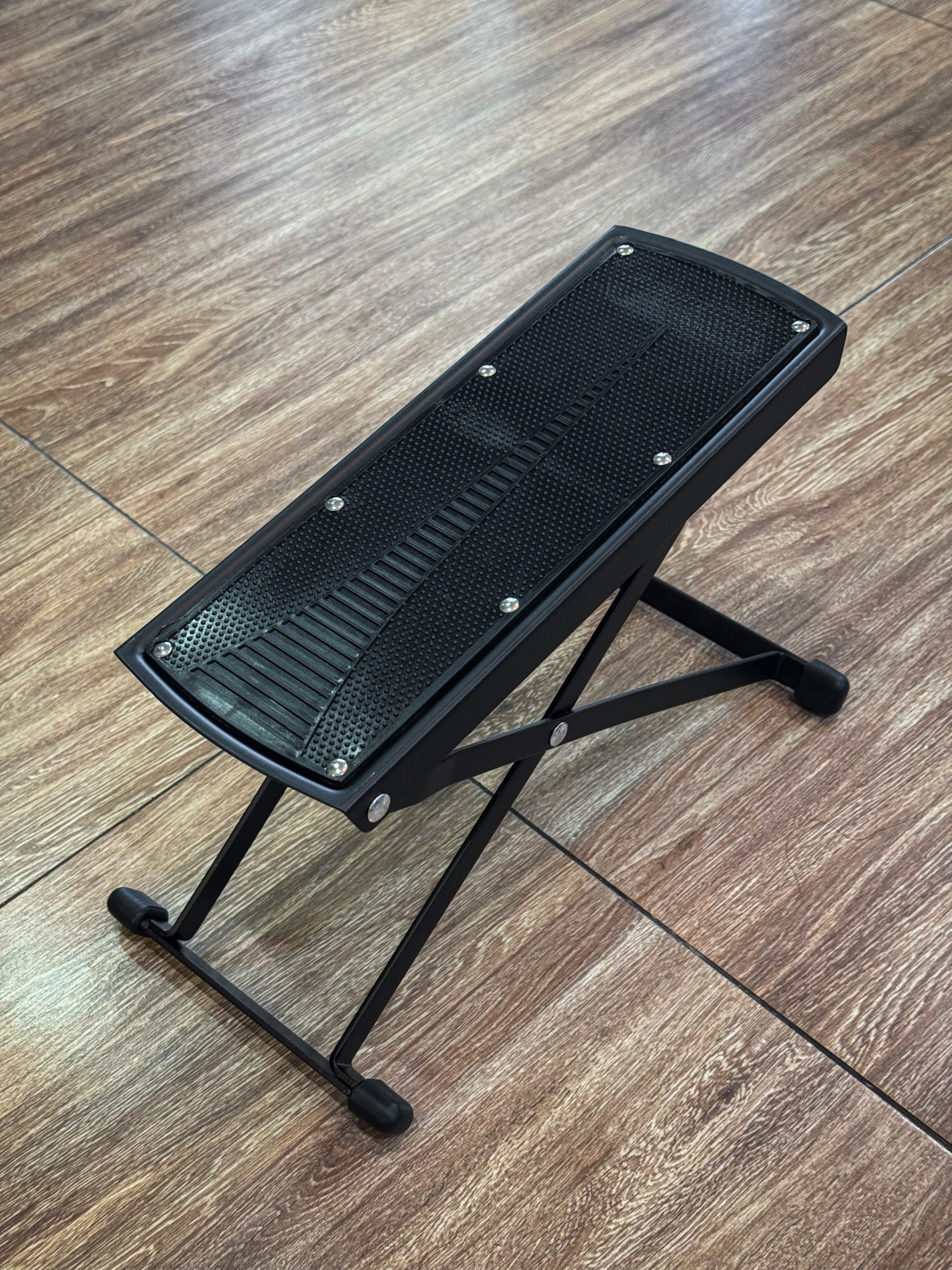 Foot Stool ที่วางเท้าเล่นกีตาร์ รุ่น P-1 ปรับได้ 7 ระดับ พื้นกันลื่น สีดำ แข็งแรง ทนทาน