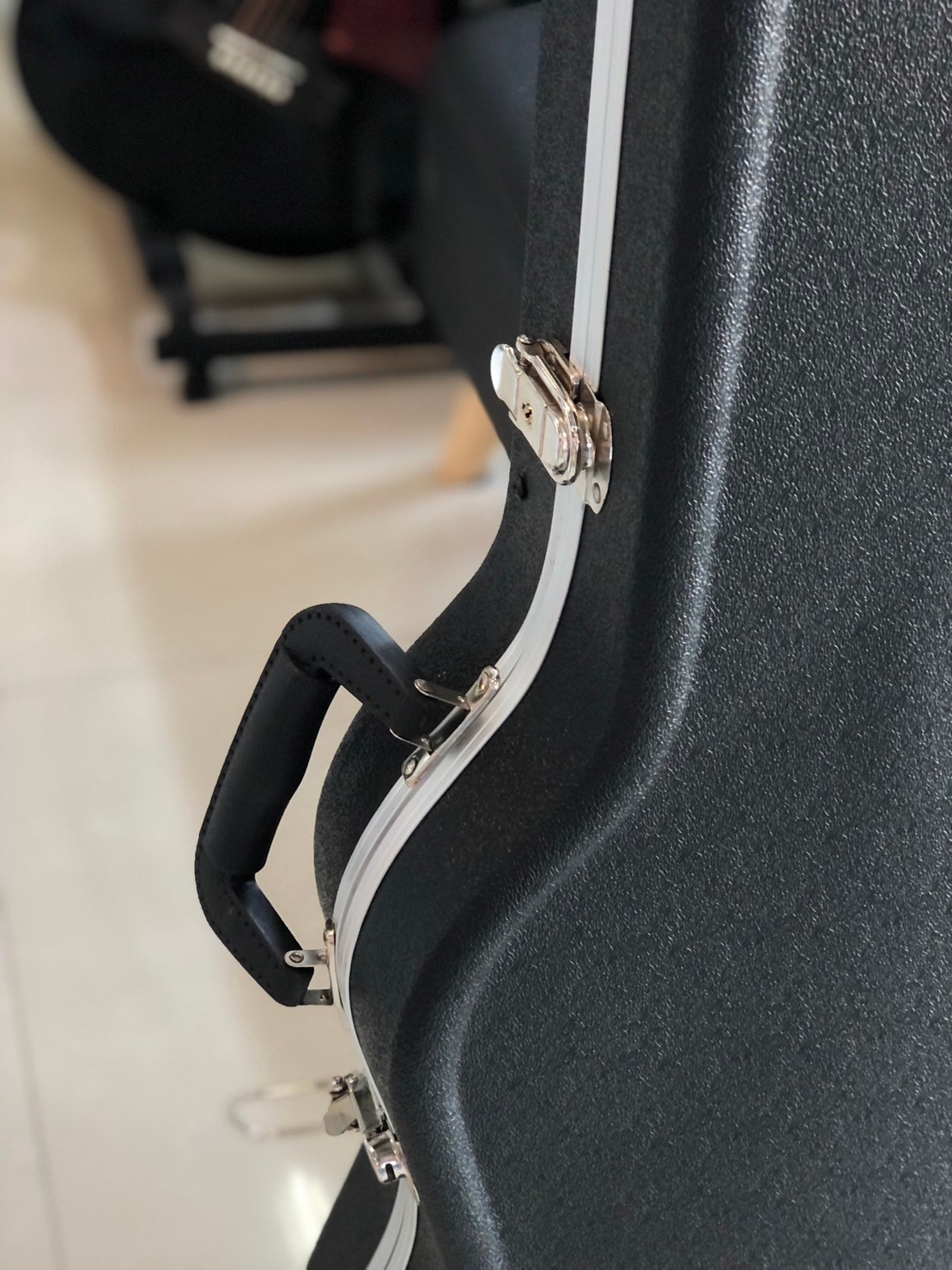 [พร้อมส่ง 🚚]Matrixss กระเป๋ากีตาร์ไฟฟ้า ทรง สแตรท Stratocaster HardCase ด้านในเป็นฟองน้ำหุ้มด้วยกำมะหยี่ รับประกันสินค้าคุณภาพ