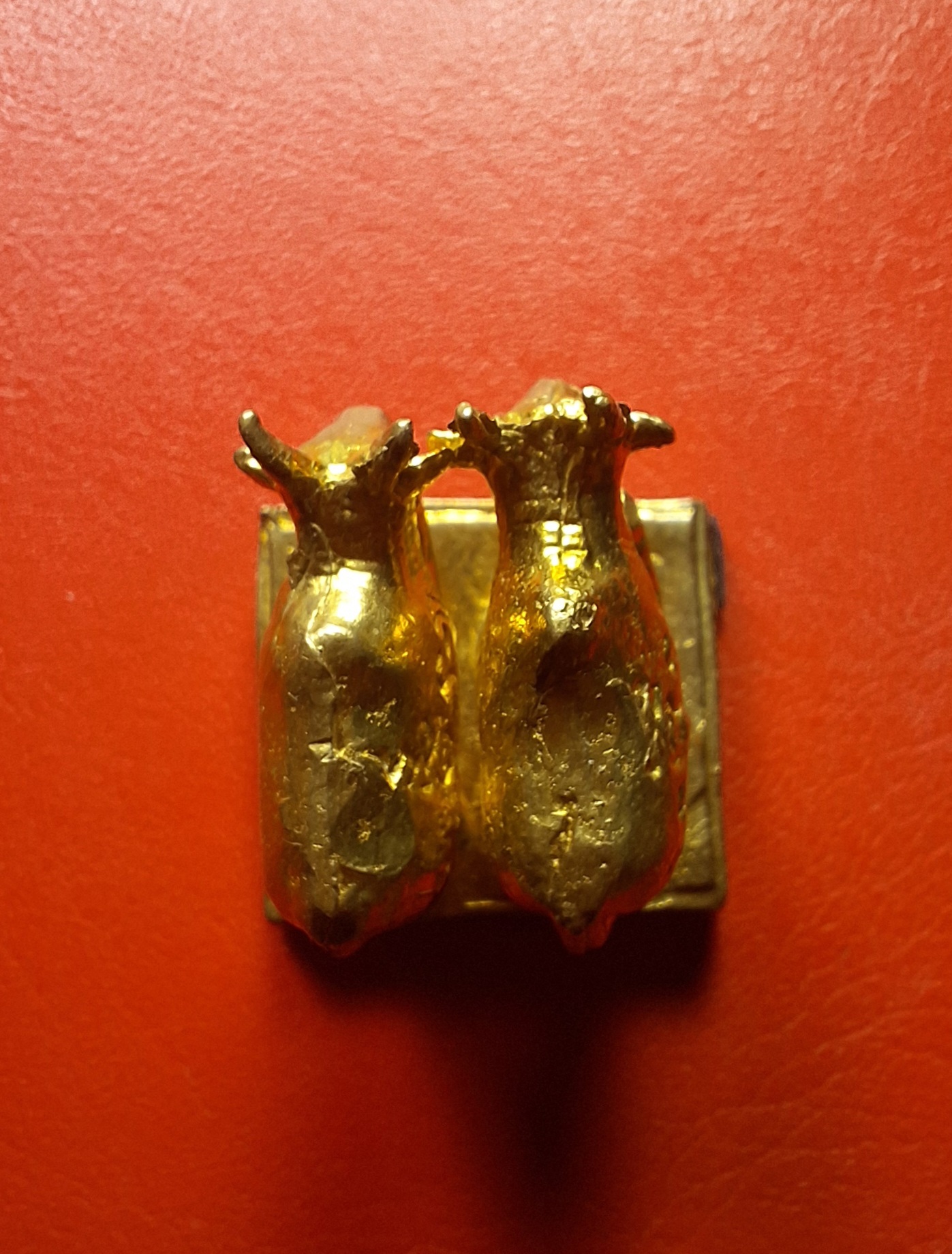 หลวงพ่อบัว วัดเขาแดน พระโคกวักเงินคู่ เนื้อกะไหล่ทอง(องค์ที่1)