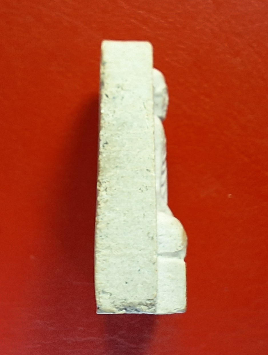 หลวงปู่โต๊ะ วัดถ้ำสิงห์โตทอง รูปเหมือน ปี๒๕๓๕ พิมพ์สี่เหลี่ยม เนื่องในงานเสด็จพระราชดำเนินตัดลูกนิมิตวัดถ้ำสิงโตทอง พระรุ่นนี้แม้ไม่ทันหลวงปู่ปลุกเสก แต่ทางวัดได้นิมนต์พระเกจิอาจารย์ 108 รูป ร่วมปลุกเสกพิธีมหาพุทธาภิเษกใหญ่(องค์ที่1)