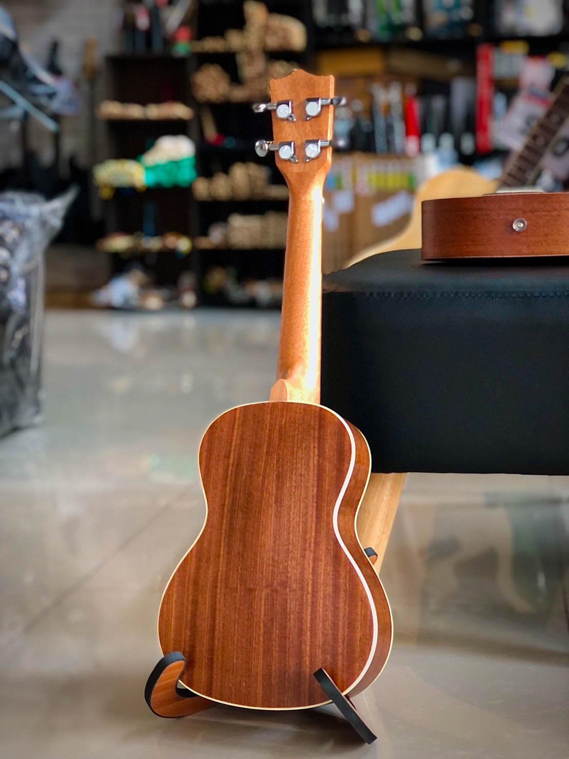 Overspeed อูคูเลเล่ Concert ขนาด 24 นิ้ว ไม้สวย เสียงเพราะ ไซส์ยอดนิยม / ฟรี กระเป๋า ปิ๊ก 2 อัน ใบคอร์ด - มีปลายทาง