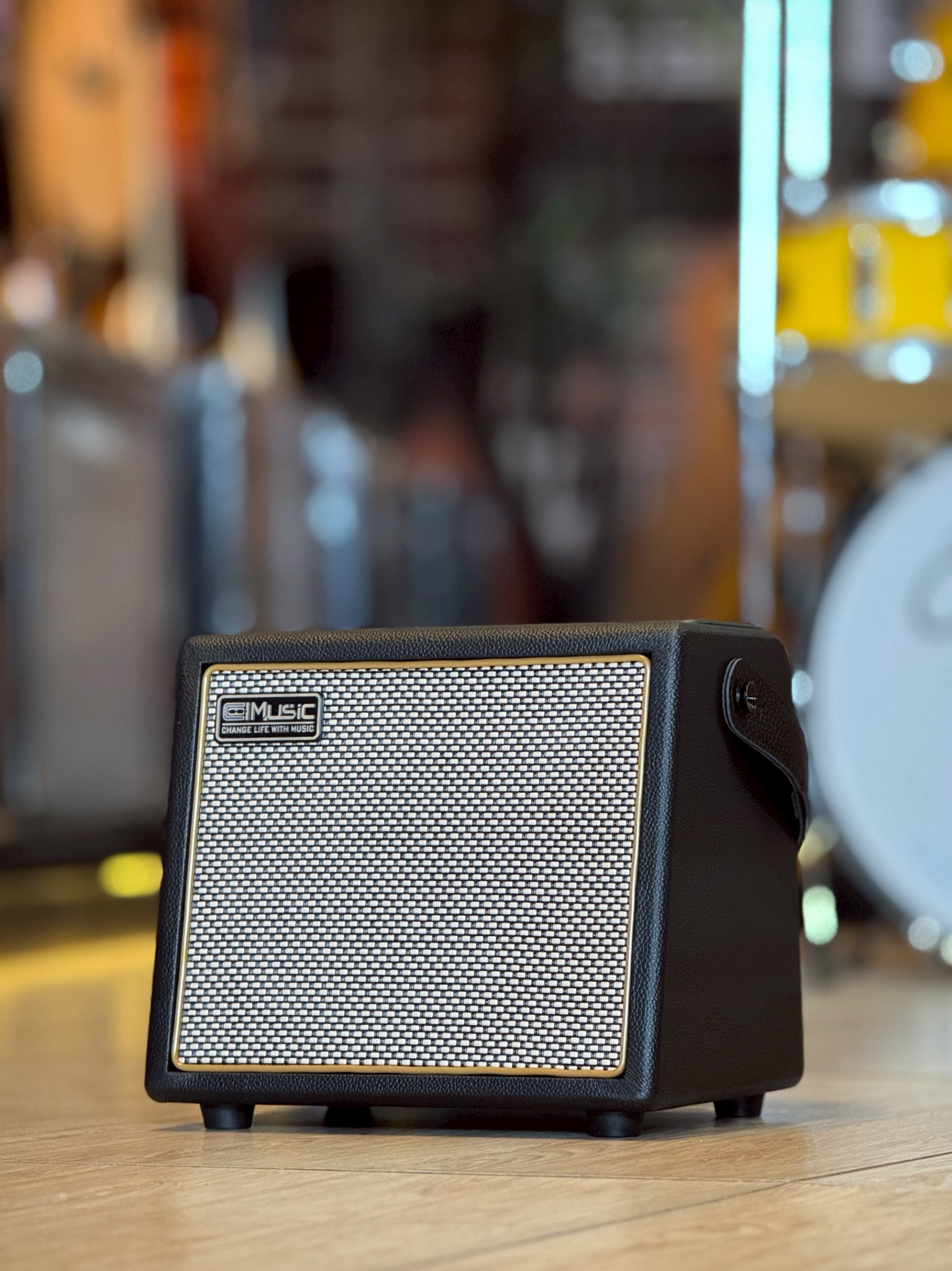 Cool Music BP-Mini 30 วัตต์ Cool Music ตู้แอมป์อคูสติค BP-Mini สีดำ - สีขาว แอมป์อเนกประสงค์ + ชาร์จไฟได้ (มีประกันศูนย์)