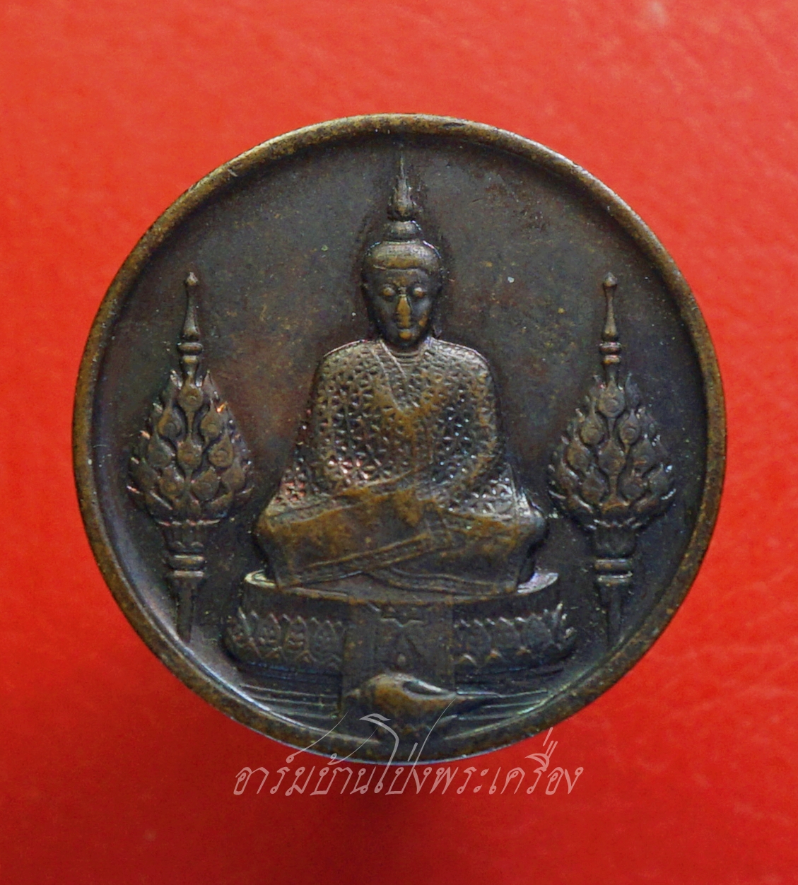 พระแก้วมรกต ปางฤดูฝน วัดพระแก้ว ปี๒๕๒๕ หลัง ภปร พิมพ์ทรงกลม(องค์ที่1)