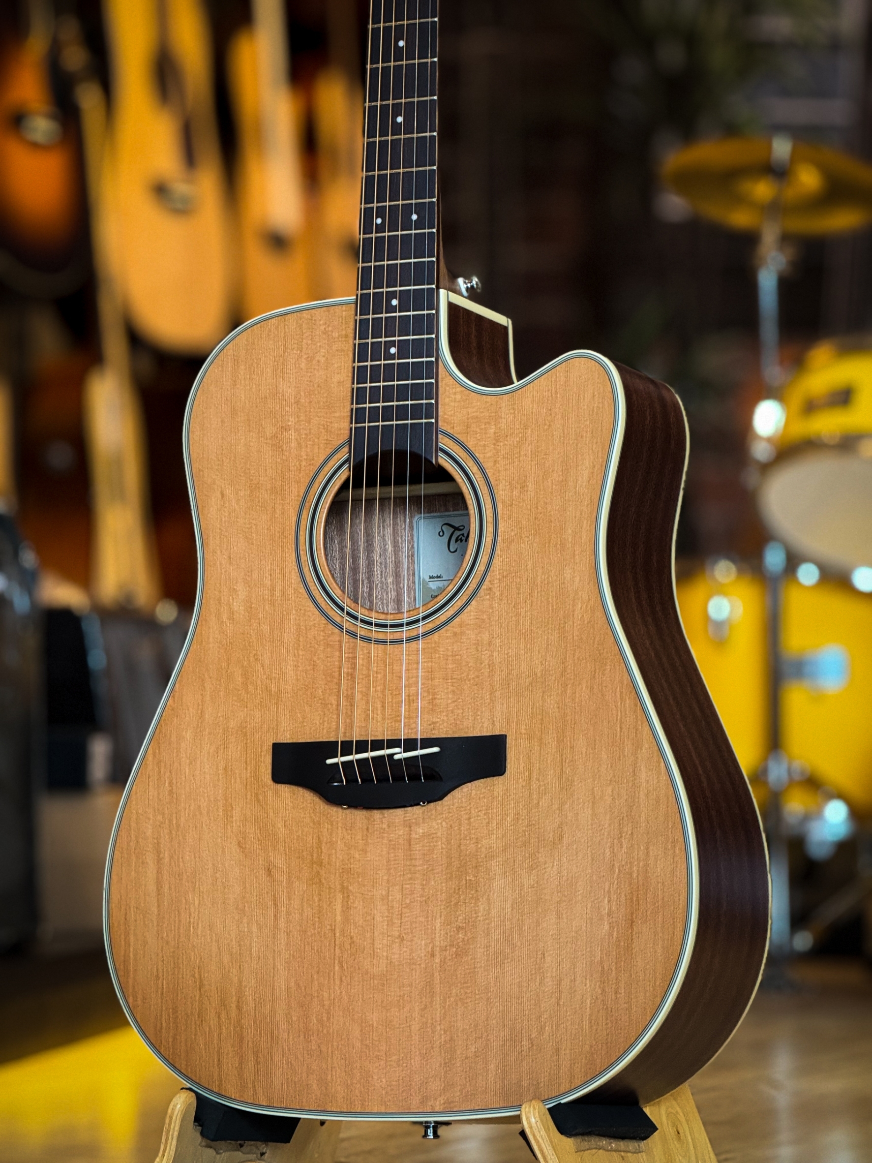 Takamine กีต้าร์โปร่งไฟฟ้า GD20CE หน้าไม้แท้ top solid สามารถปรับ EQ ได้ 3 ย่านเสียง