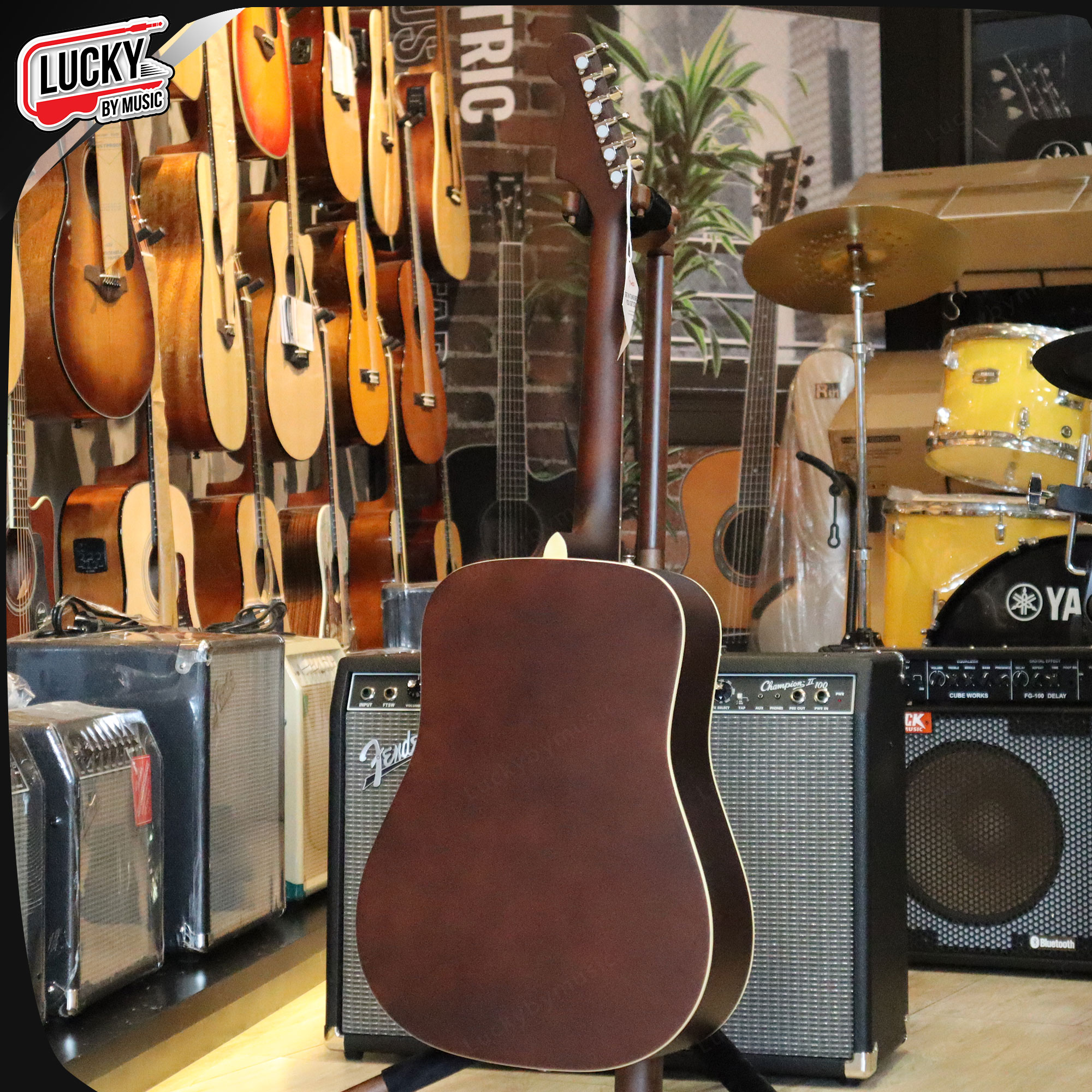 กีตาร์โปร่ง Fender California Debut Redondo หัวทรง 6-in-line