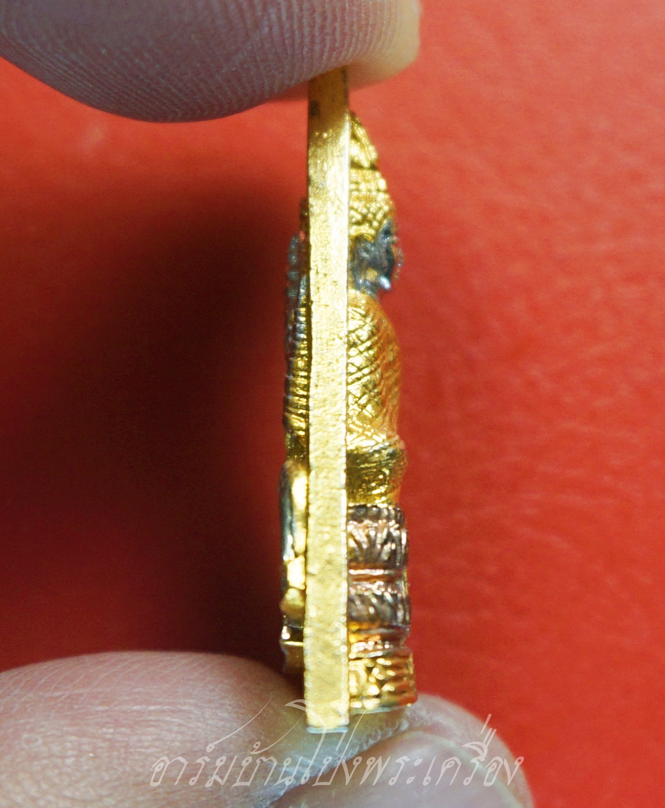 พระแก้วมรกต วัดพระศรีรัตนศาสดาราม รุ่น กาญจนาภิเษก ฉลองสิริราชสมบัติครบ๕๐ปี ปี๒๕๓๙ เนื้อสามกษัตริย์(องค์ที่1)