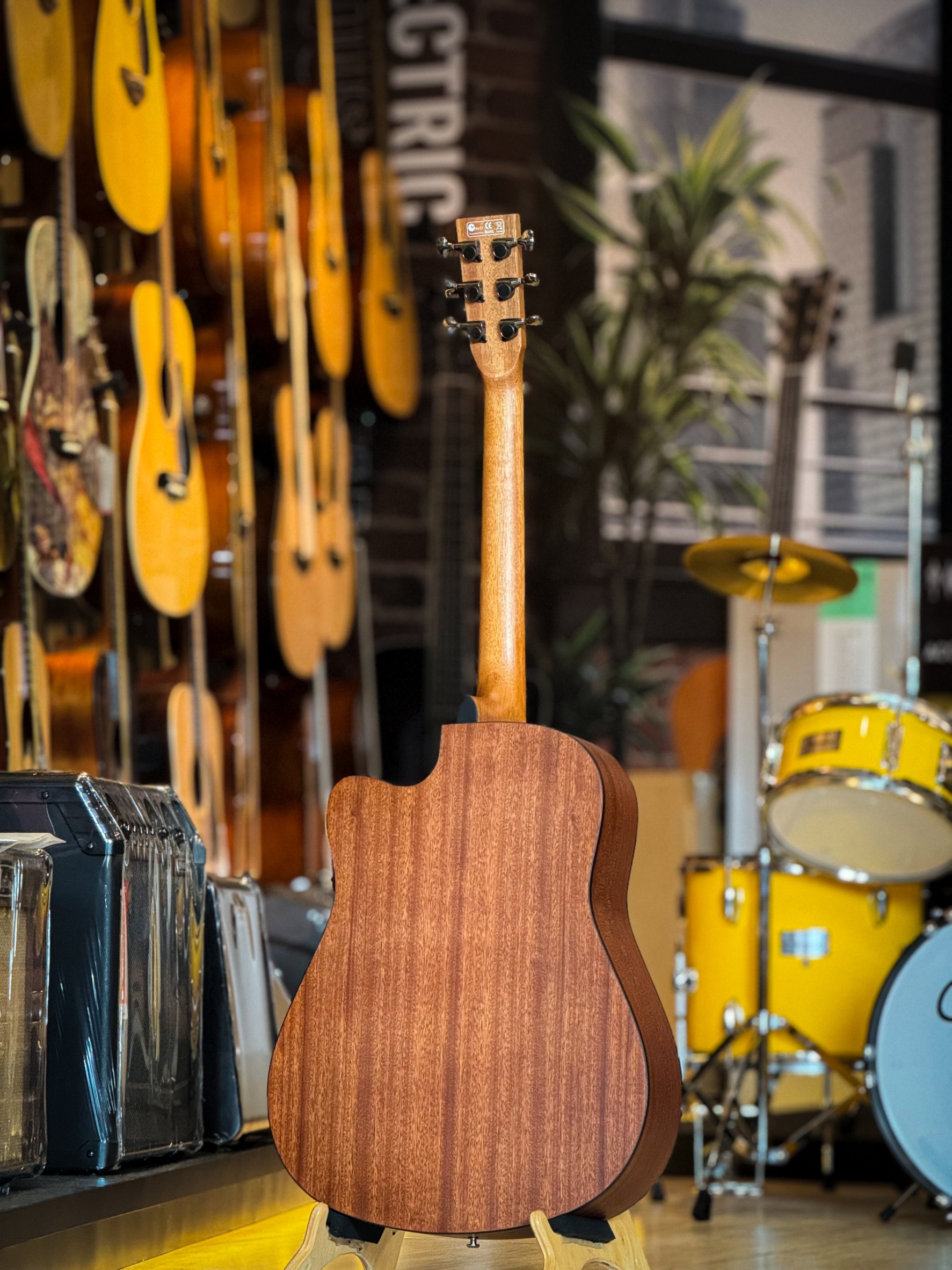 กีต้าร์โปร่ง Kama K4114C โปร่งไฟฟ้า 41 นิ้ว สีไม้เข้ม เสียงกังวาล เสียงใส ฟรี กระเป๋า ปิ๊ก4 ใบคอร์ด