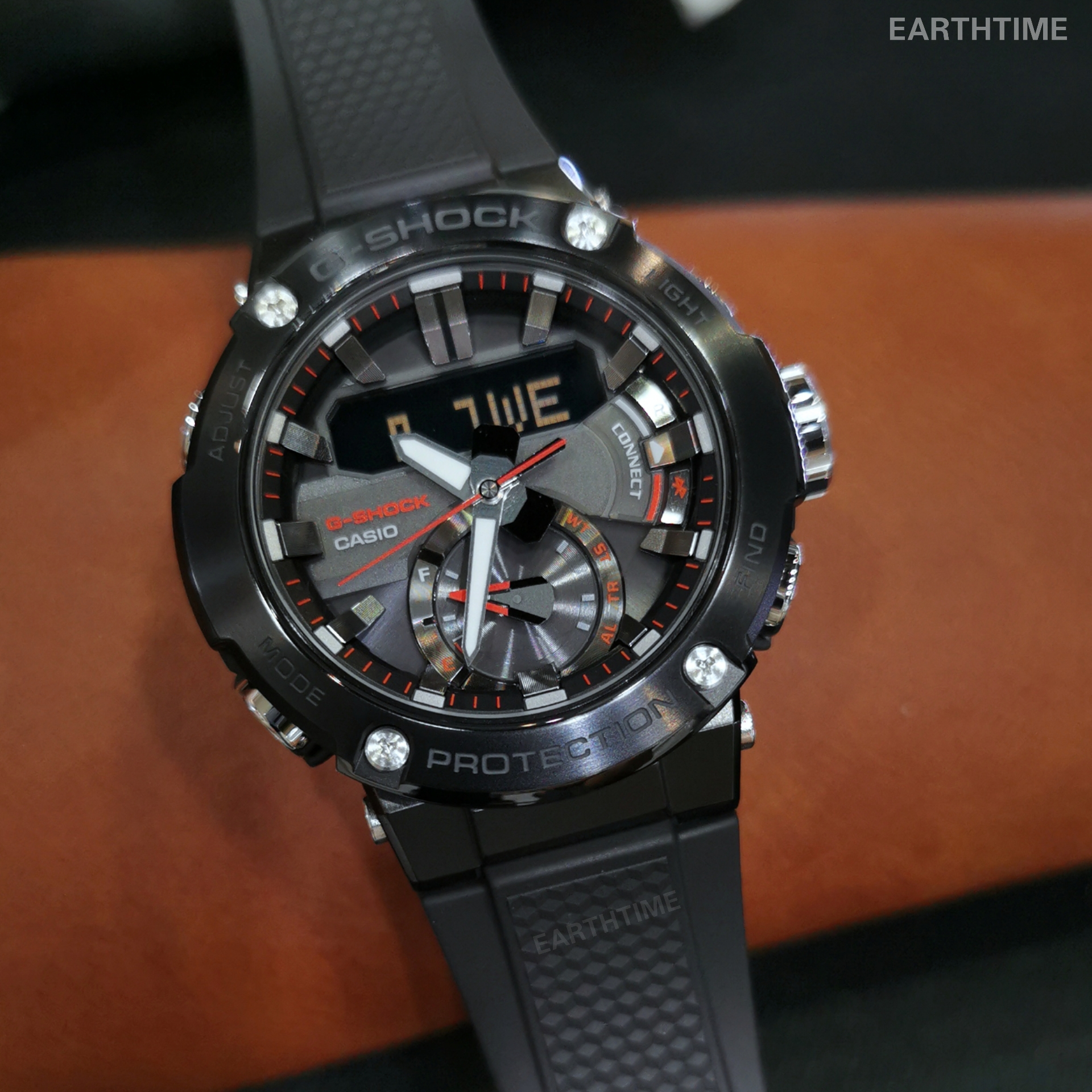 G-Shock G-STEEL Bluetooth Carbon Core Guard ของใหม่แท้100% รับประกัน 1 ปี รุ่น GST-B200B-1ADR