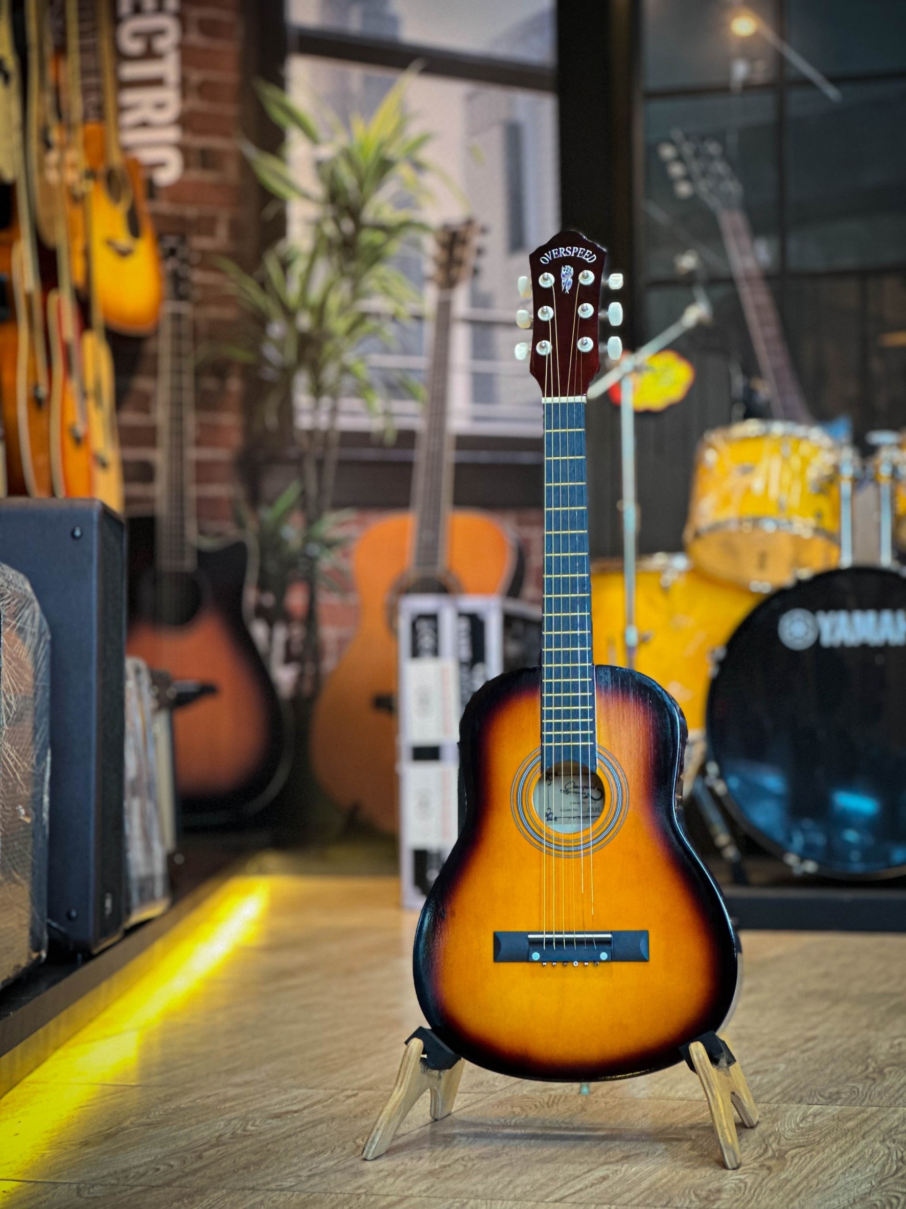 Kazuki กีต้าร์โปร่ง รุ่น KZ-30 นิ้วOverspeed พร้อมเซต สาย Gibson 1 ชุด / ปิ๊ก 2 อัน / ที่เก็บปิ๊ก 1 อัน