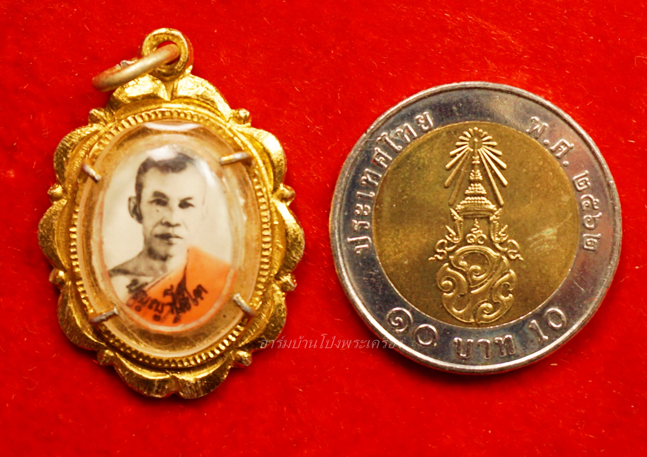 หลวงปู่หนู วัดไผ่สามเกาะ ล๊อกเก็ท ฉากขาว(องค์ที่3)