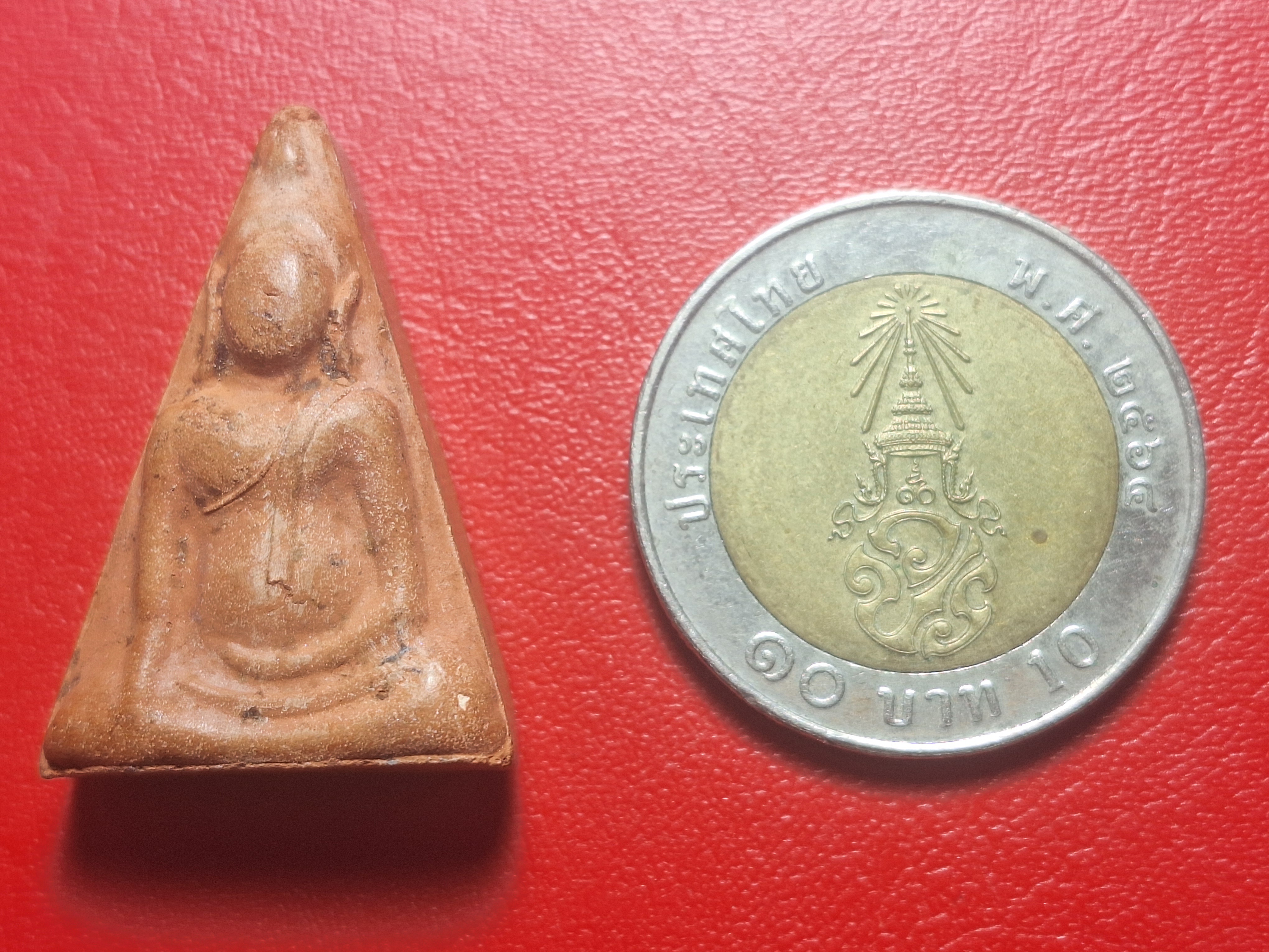 พระนางพญา ผสมผงเก่า รุ่นมาลาเบี่ยง จ.พิษณุโลก ปี๒๕๓๘(องค์ที่1)