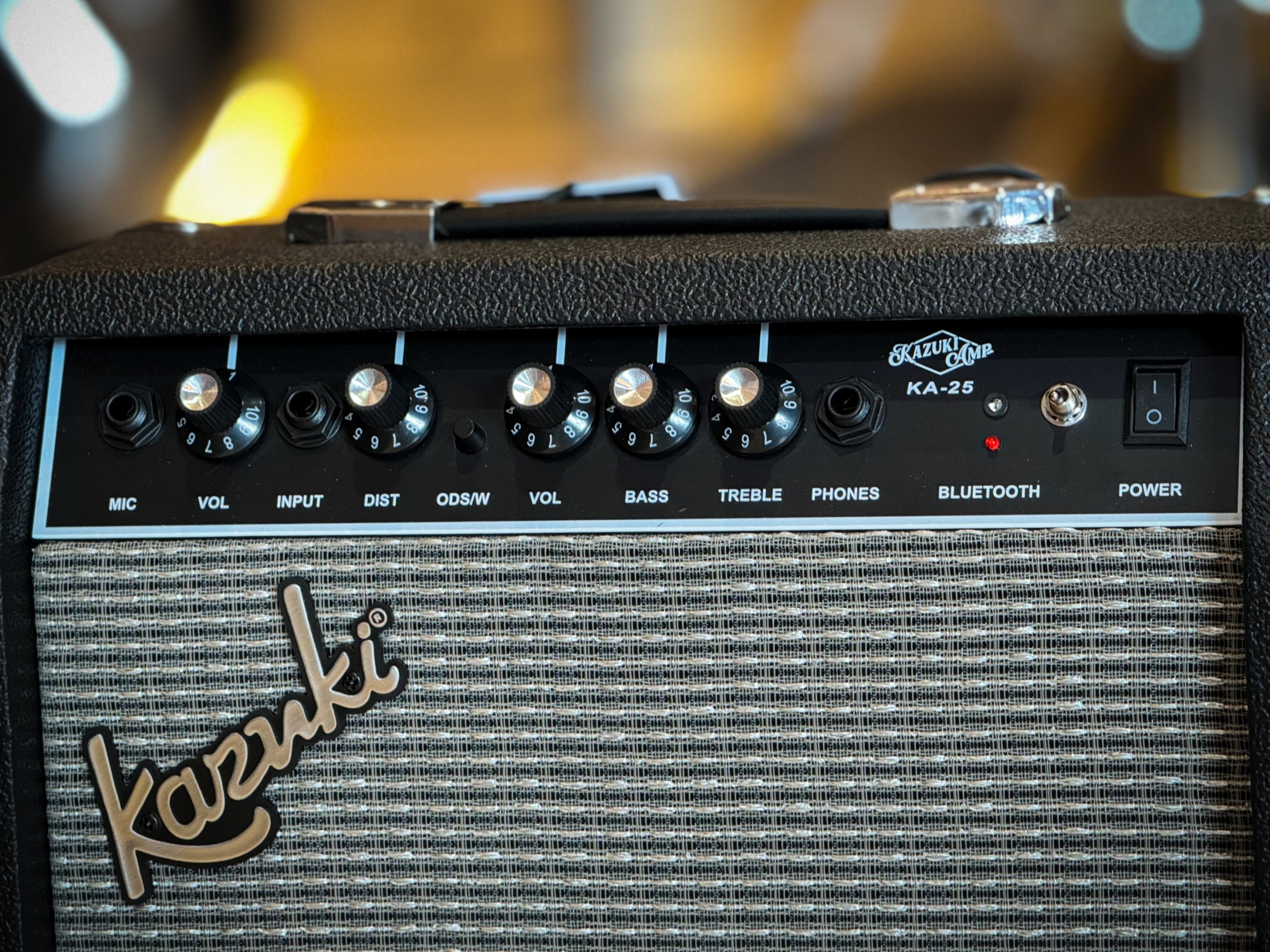 แอมป์กีต้าร์ บลูทูธ KAZUKI รุ่น KA-25 BT 25W พกพาง่าย ตู้แอมป์คุณภาพ มีเสียงแตกในตัว