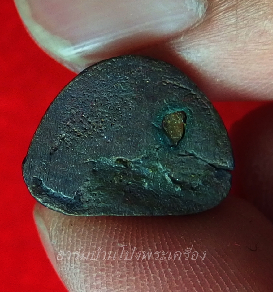 หลวงพ่อพุทธอาคม หลวงพ่อคิ้ม วัดหนองเสือ รุ่นคุ้มภัย(องค์ที่1)