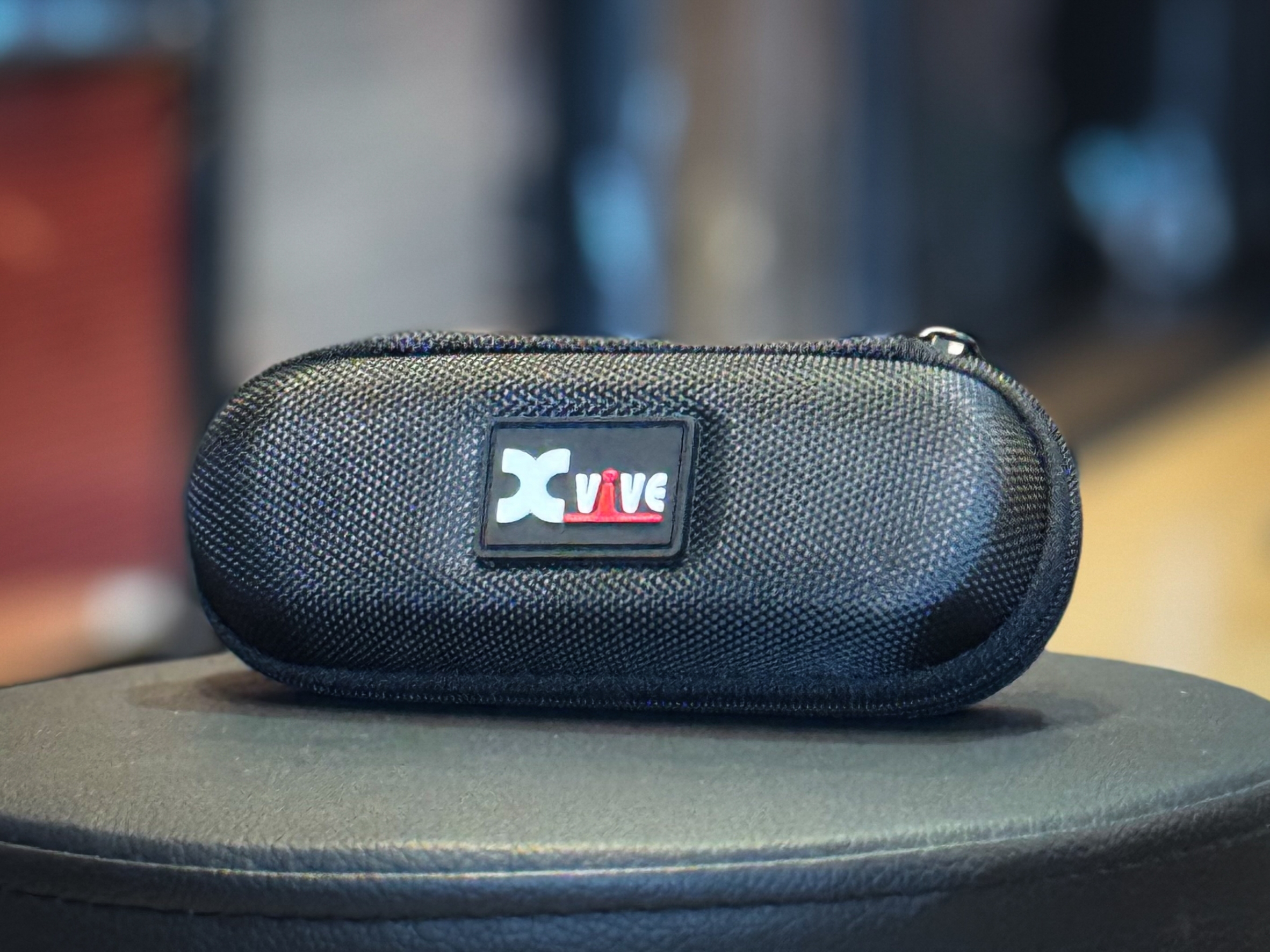 ไวเลสกีต้าร์ / เบส Xvive A58 ช่องสัญญาณ 6 ช่อง ระไกลได้ถึง 100 ฟุต แบตเตอรี่ใช้งานได้นานสูงสุด 5 ชั่วโมง