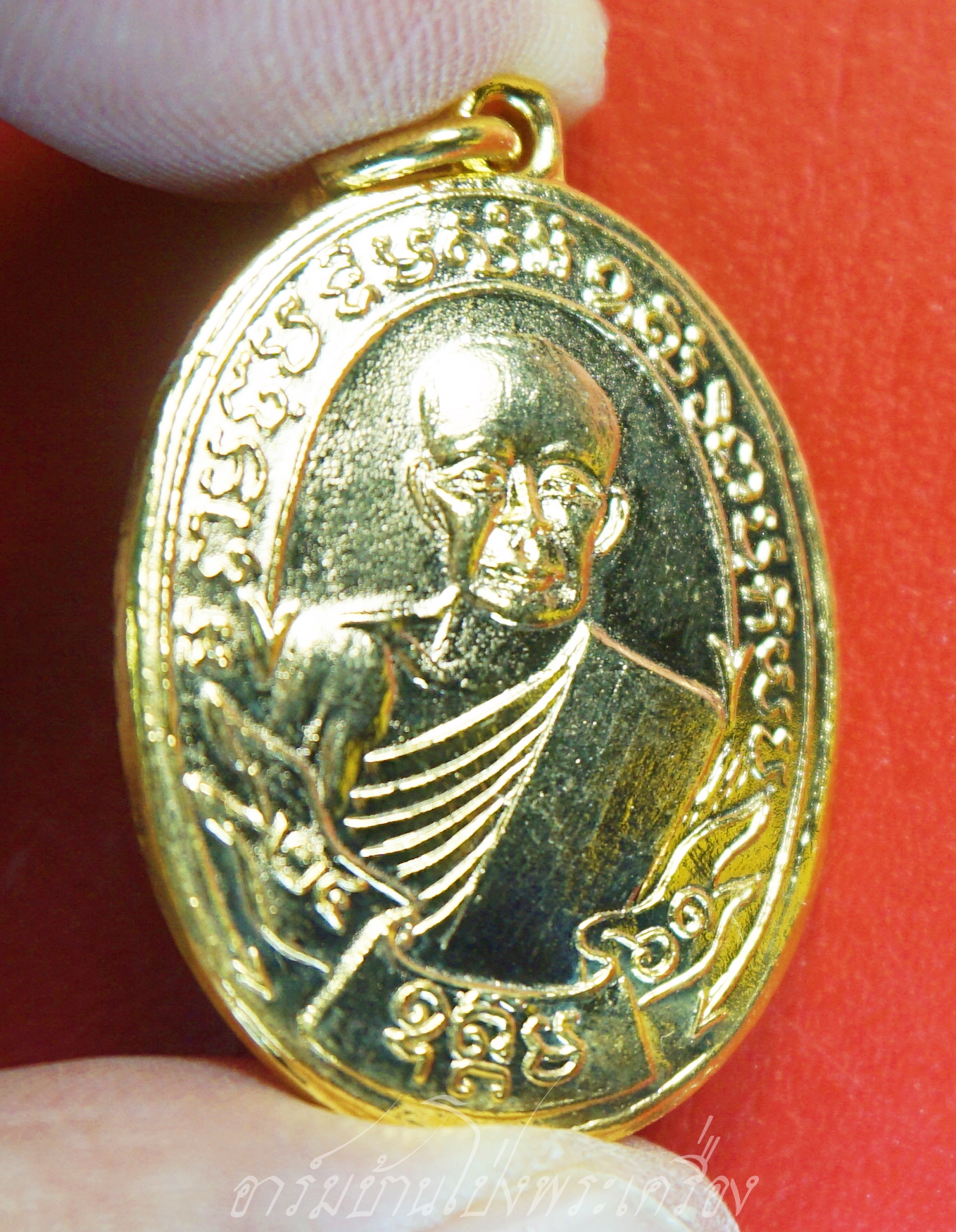 หลวงพ่อฟัก วัดบ้านโป่ง พิธีปลุกเสกพร้อมพระแก้วมรกต ปี๒๕๐๙ เนื้อกะไหล่ทอง(องค์ที่5)