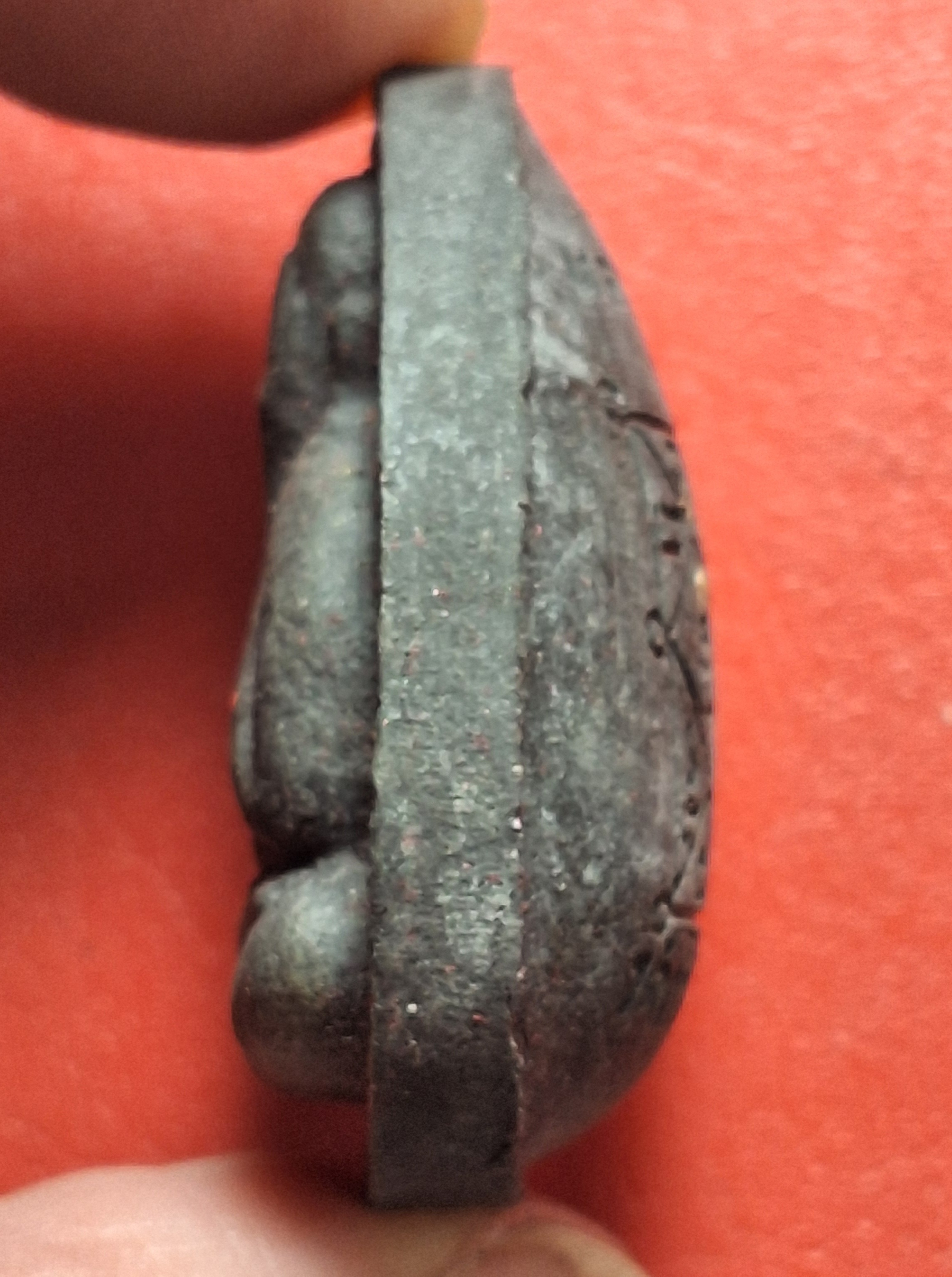 หลวงปู่โต๊ะ วัดประดู่ฉิมพลี ออกวัดถ้ำสิงโตทอง ปิดตา๑๑๑ปี เนื้อผงสีดำ(องค์ที่1)