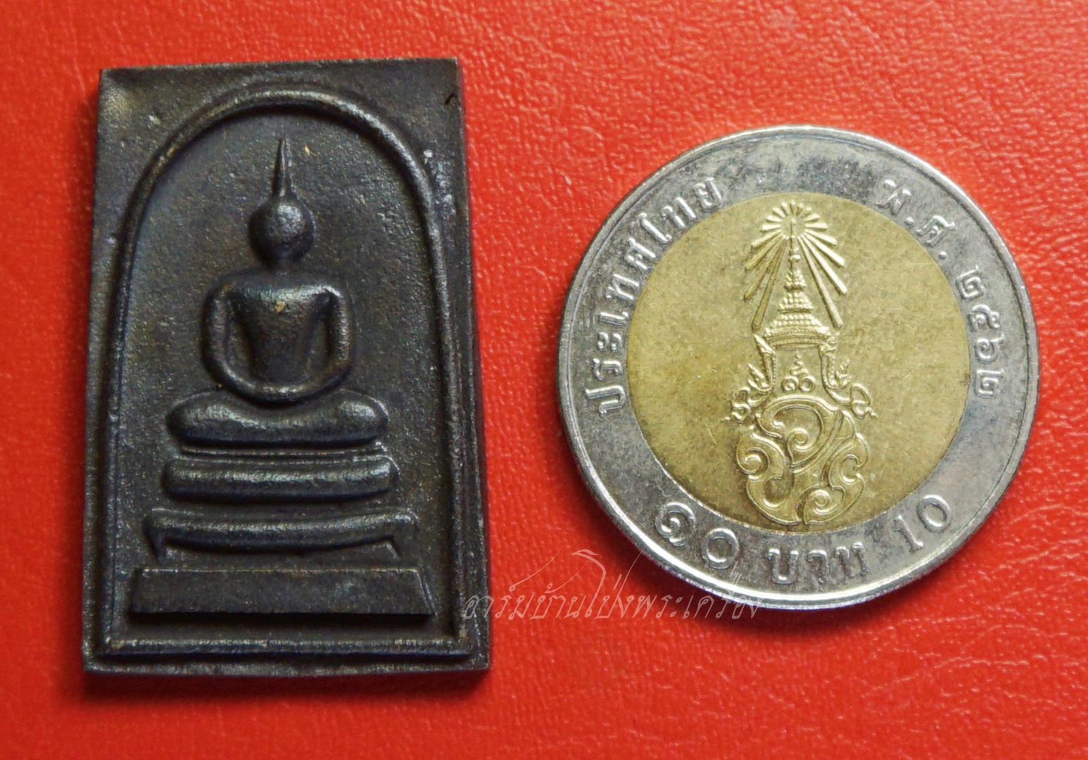 หลวงพ่อคูณ วัดบ้านไร่ สมเด็จ ลาภผล คูณทวี เสาร์๕ ปีระกา ๓๖ เนื้อโลหะ(องค์ที่1)