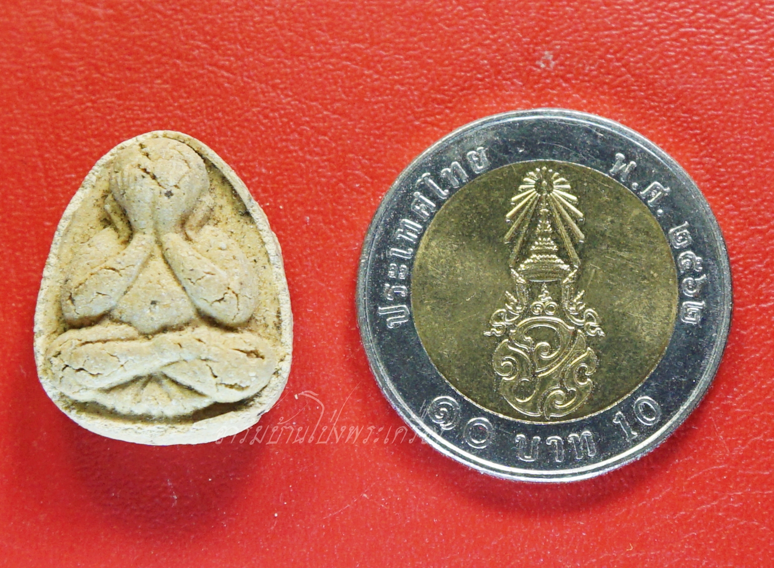 หลวงปู่ชอบ วัดเขารังเสือ พระปิดตา เนื้อผง(องค์ที่1)